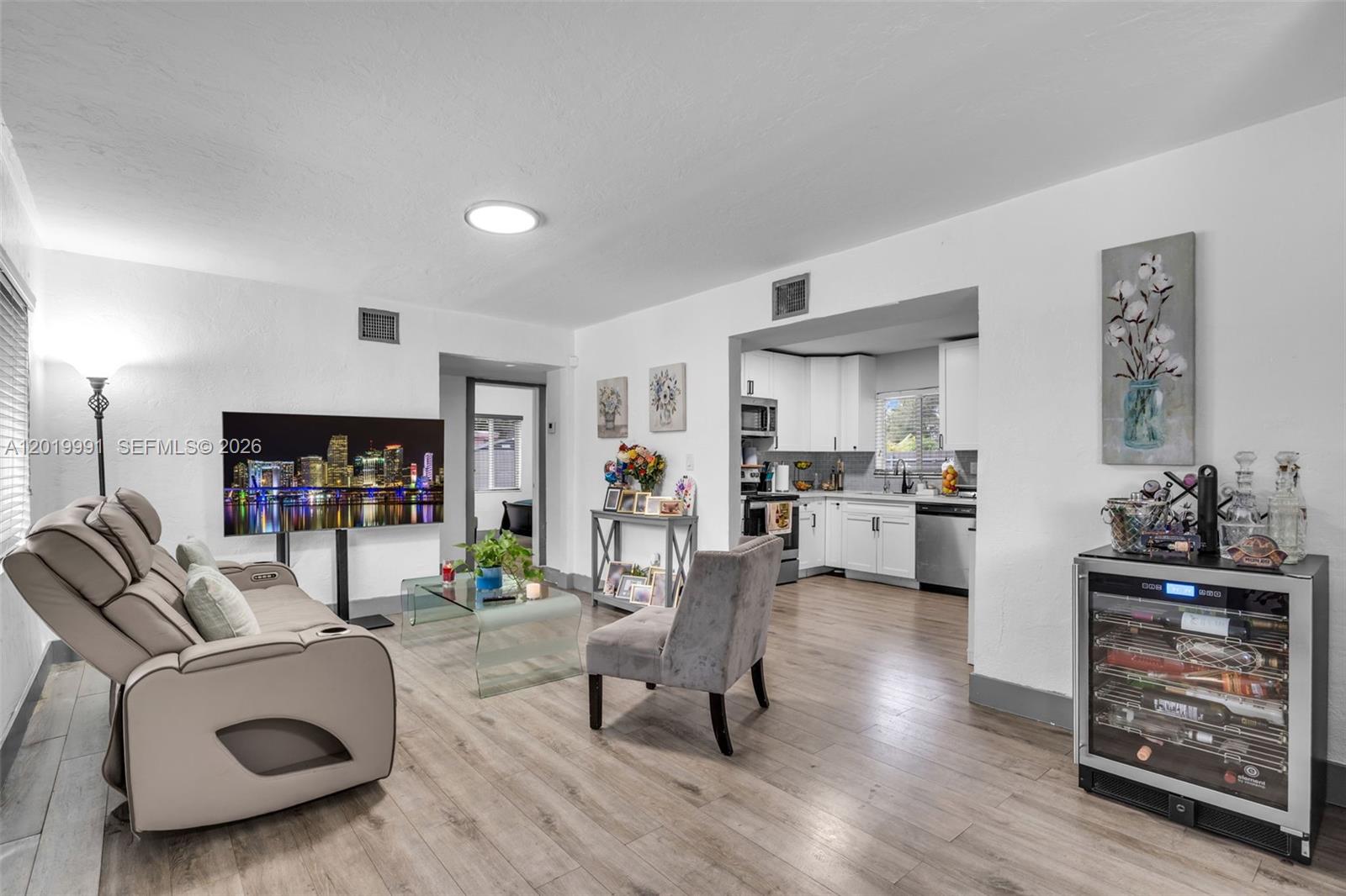 A12019991 Property Photo 4