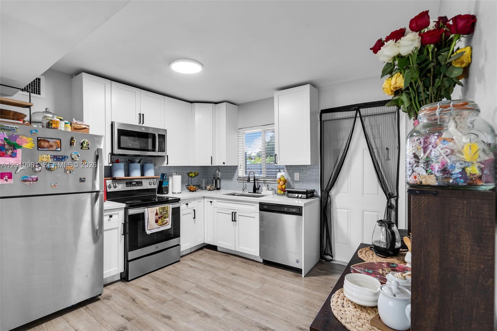 A12019991 Property Photo 6