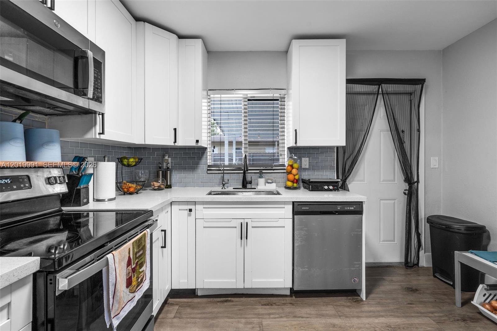 A12019991 Property Photo 12