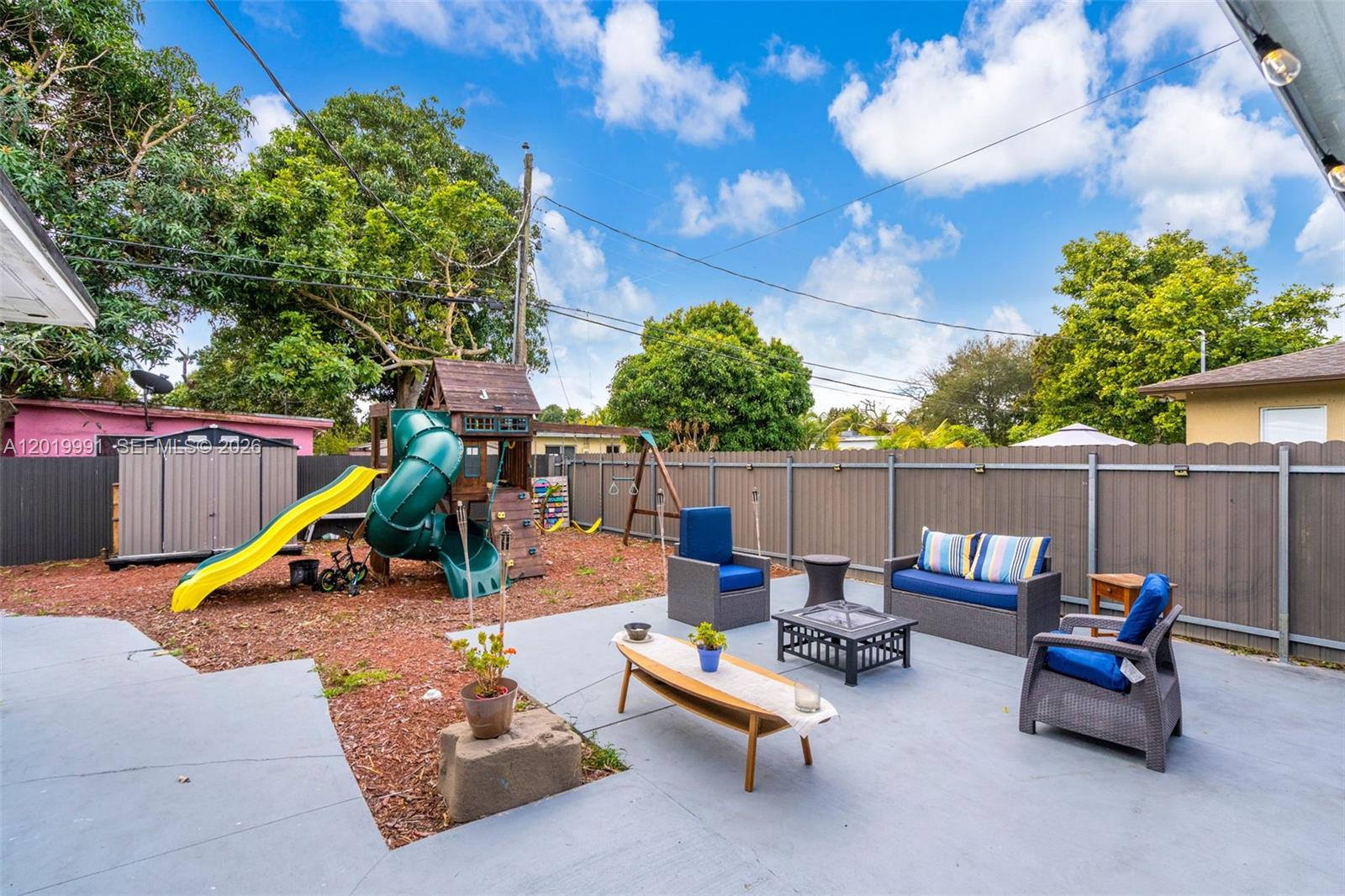 A12019991 Property Photo 24