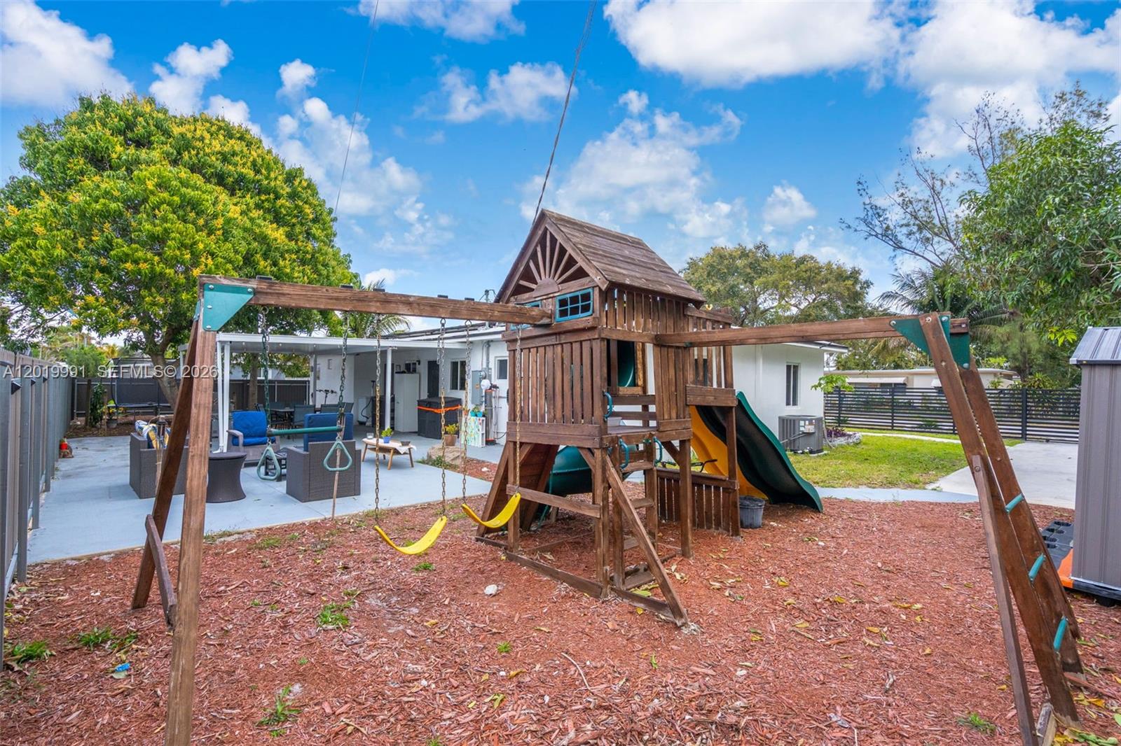 A12019991 Property Photo 25