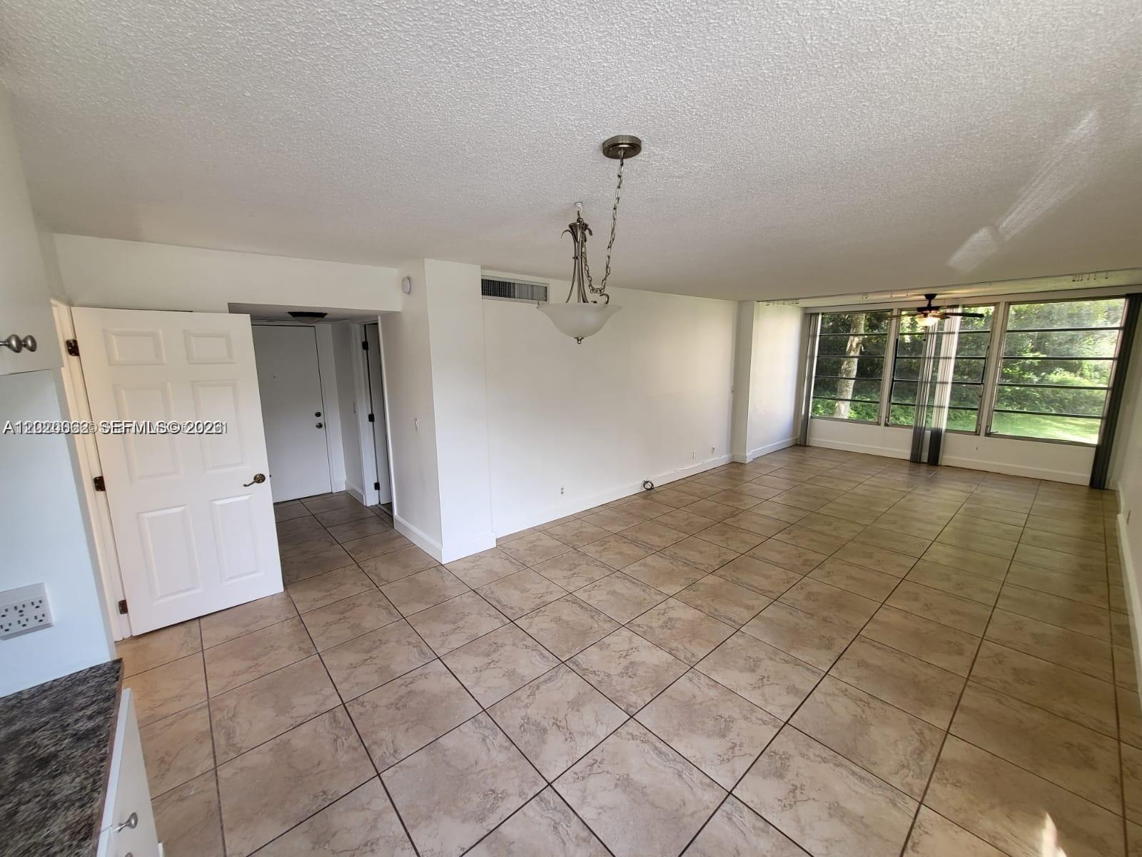 9440 Live Oak Place 201 Property Photo 4