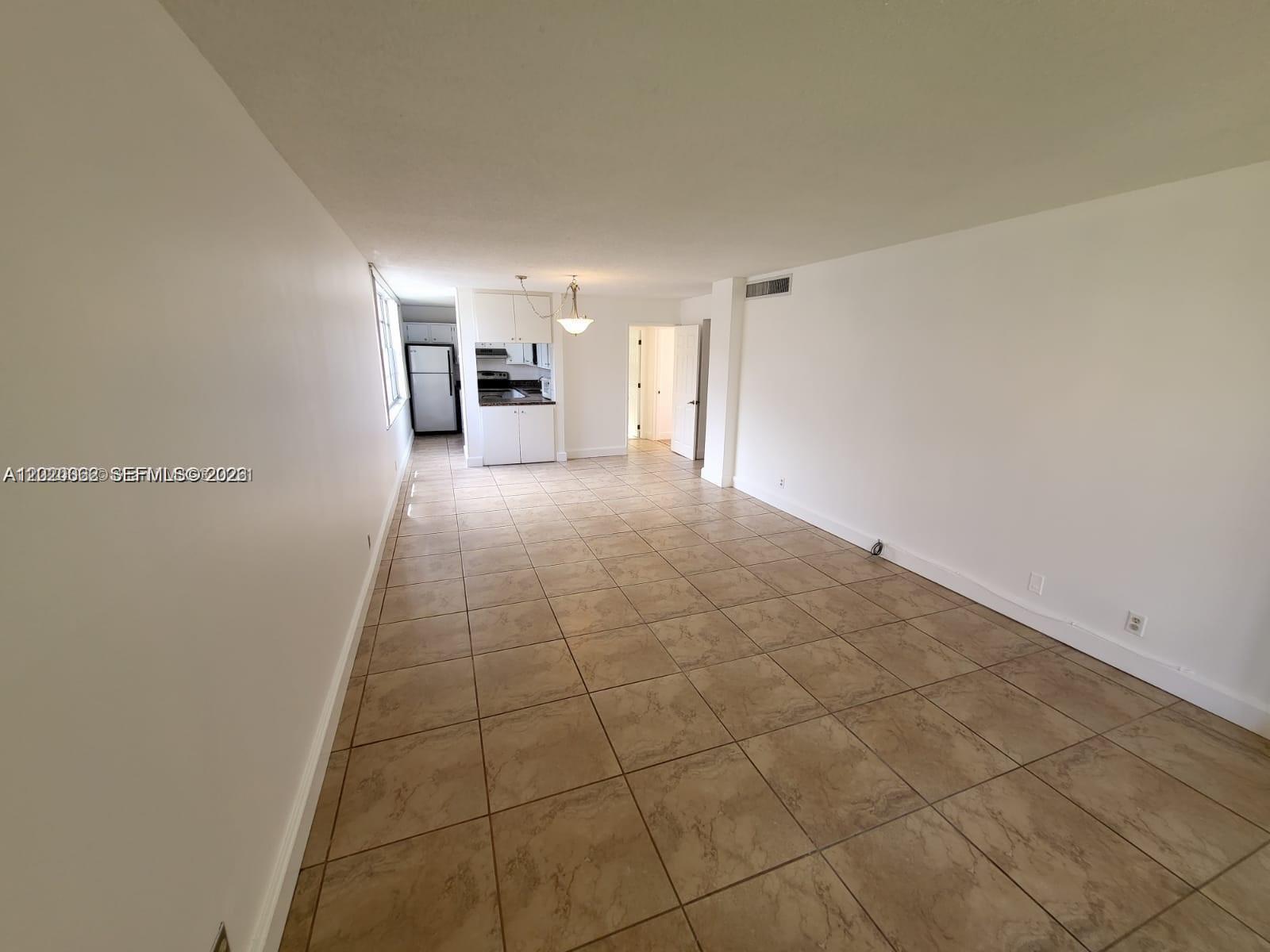 9440 Live Oak Place 201 Property Photo 5