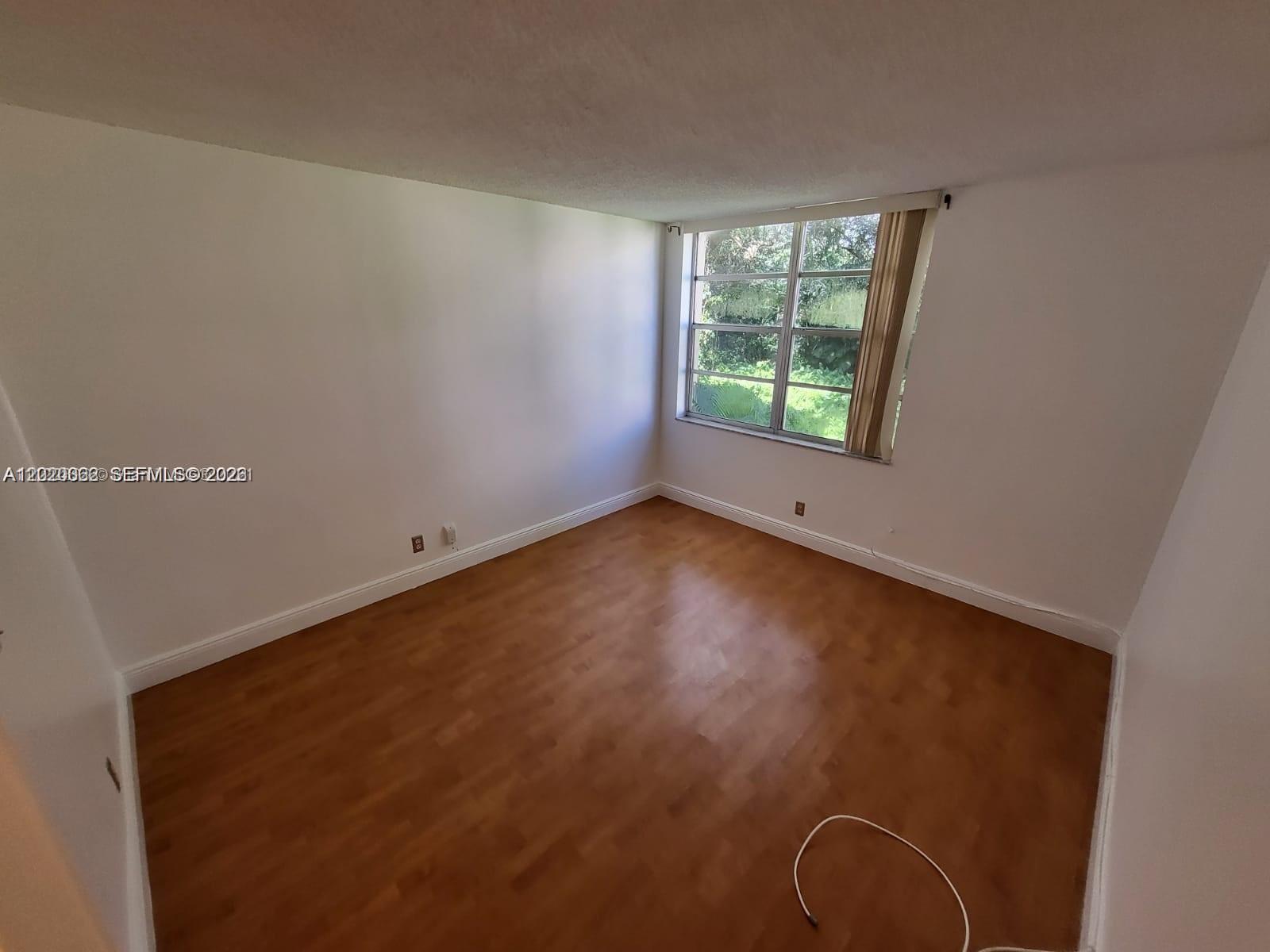 9440 Live Oak Place 201 Property Photo 11
