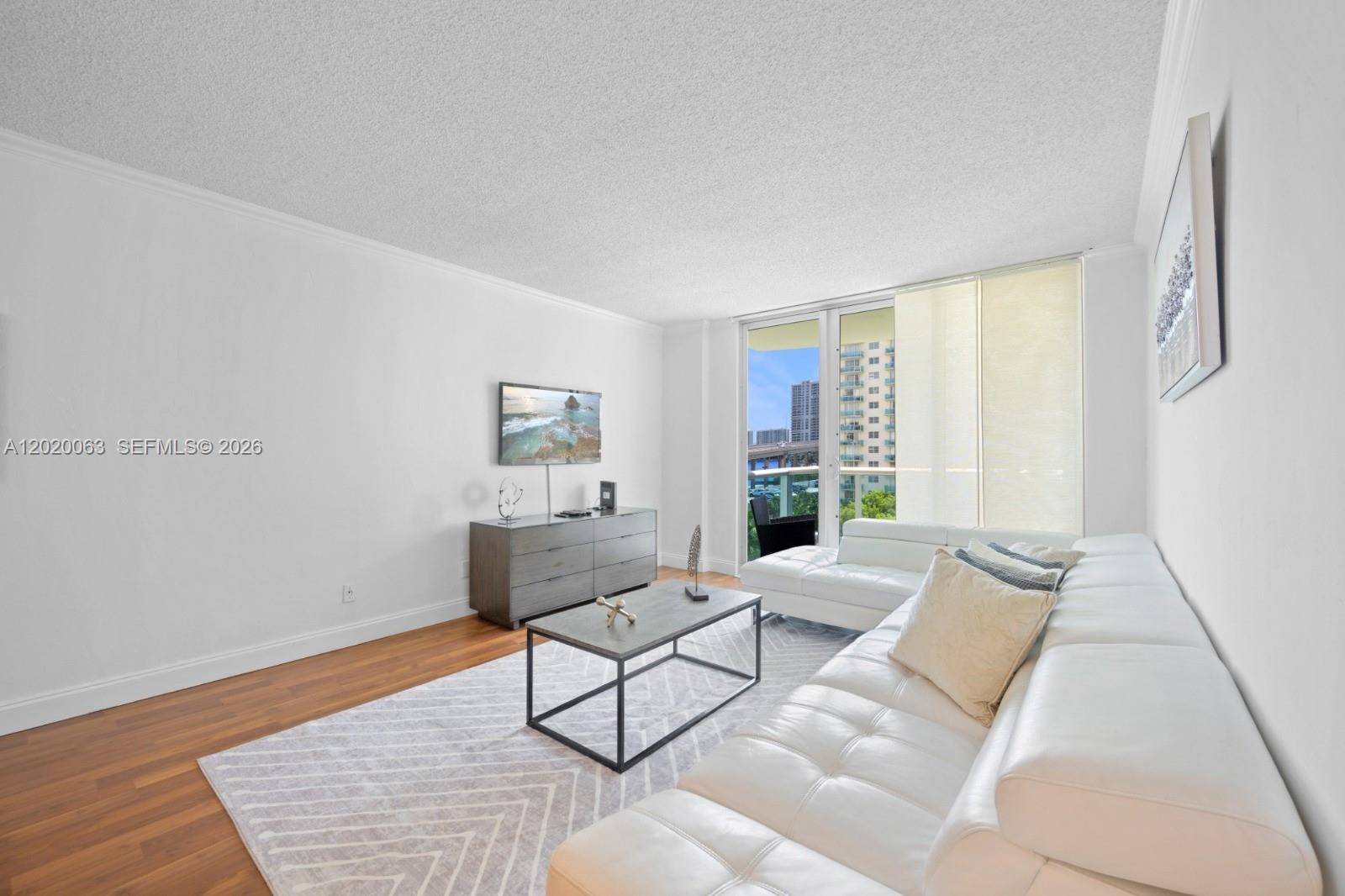 19380 Collins Avenue 609 Property Photo 3