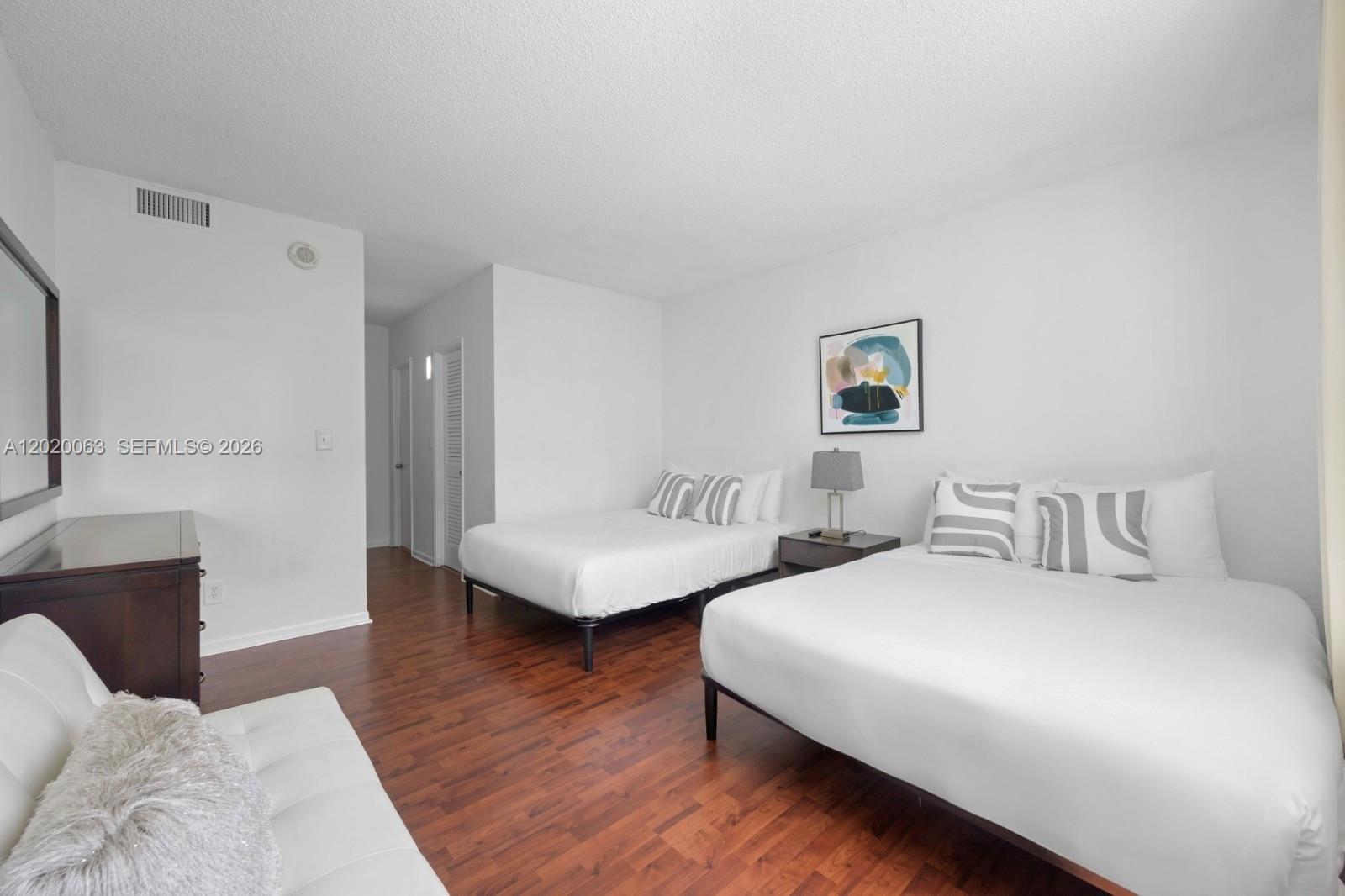 19380 Collins Avenue 609 Property Photo 11