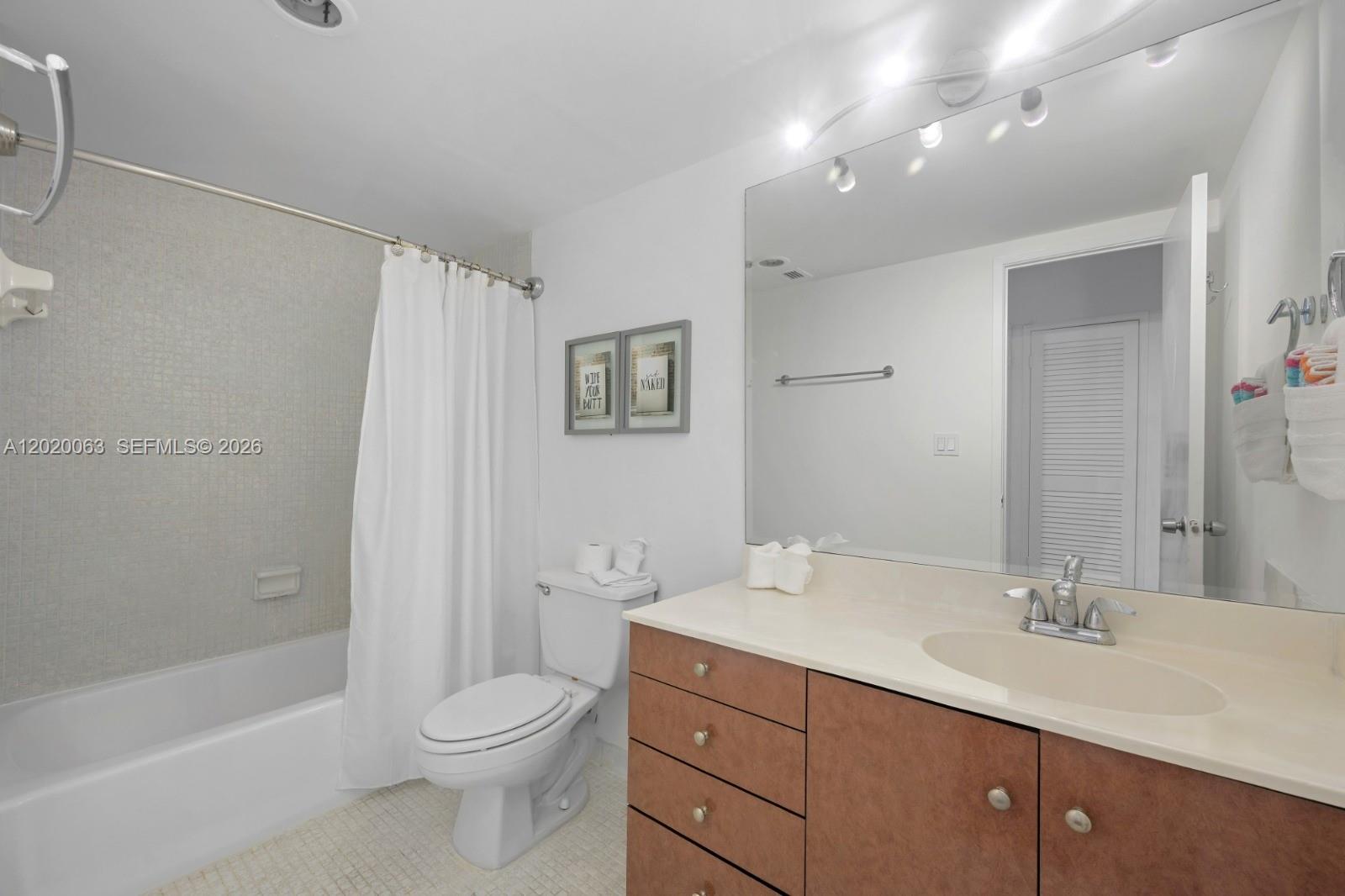19380 Collins Avenue 609 Property Photo 14