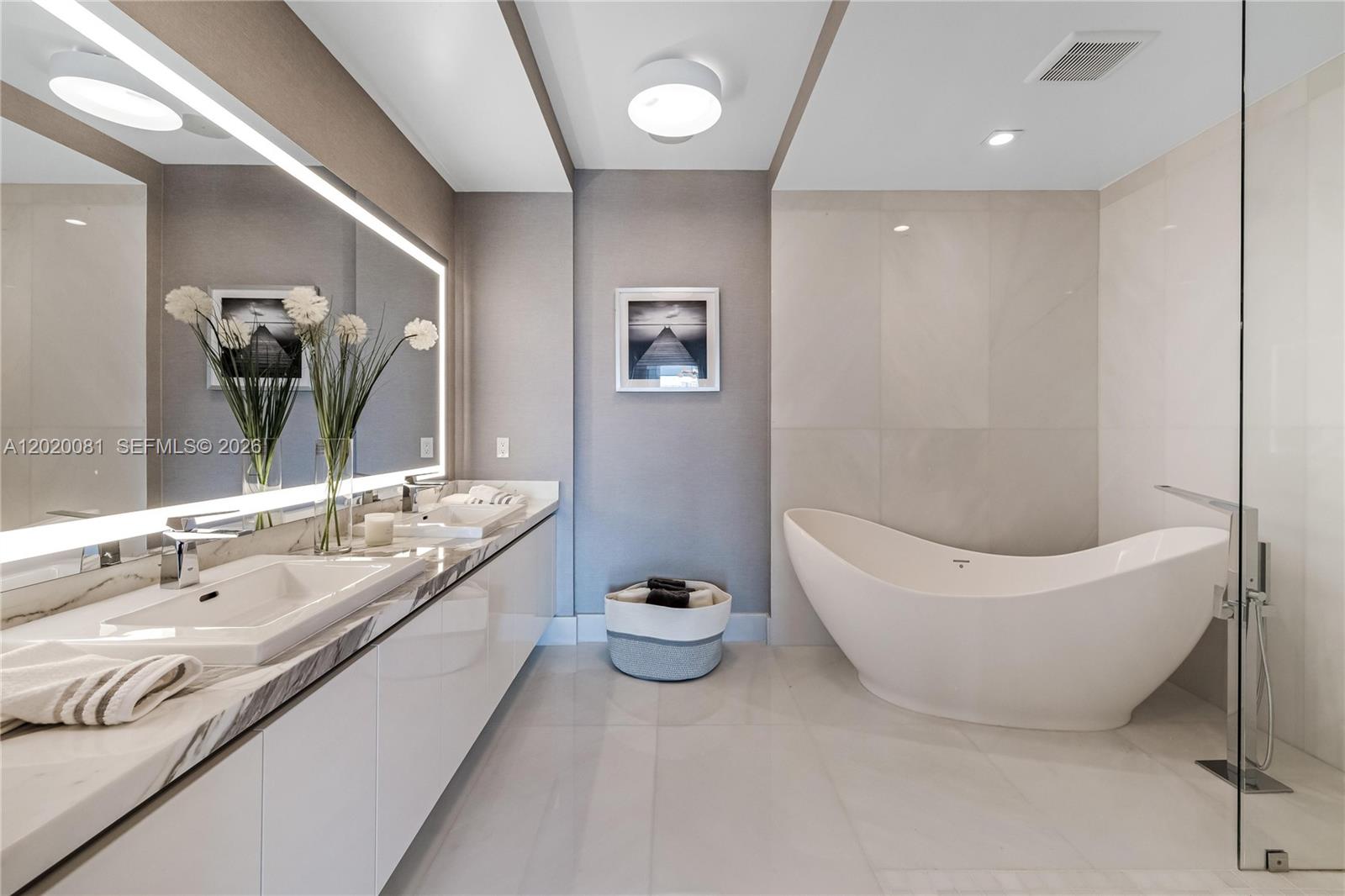 330 Sunny Isles Boulevard 5-506 Property Photo 9