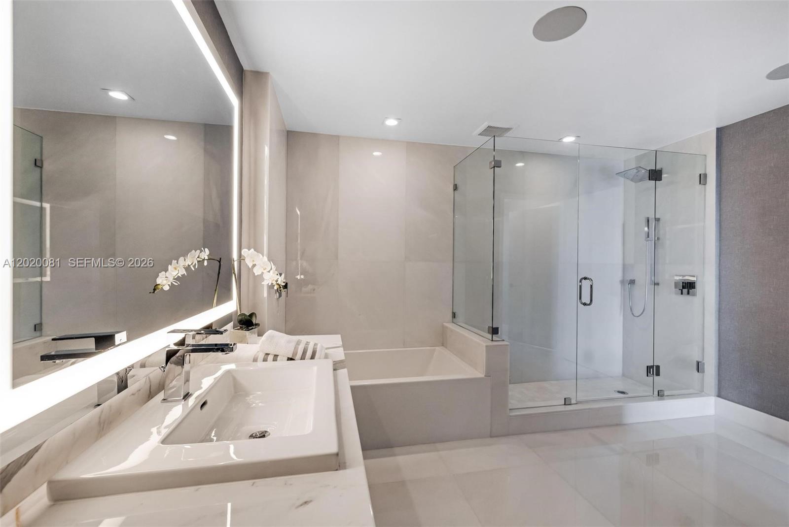 330 Sunny Isles Boulevard 5-506 Property Photo 27