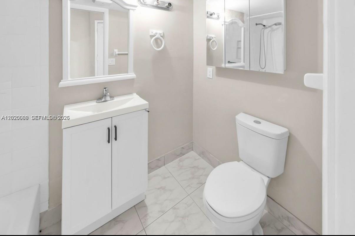 18801 Ne 2nd Avenue 1006 Property Photo 5