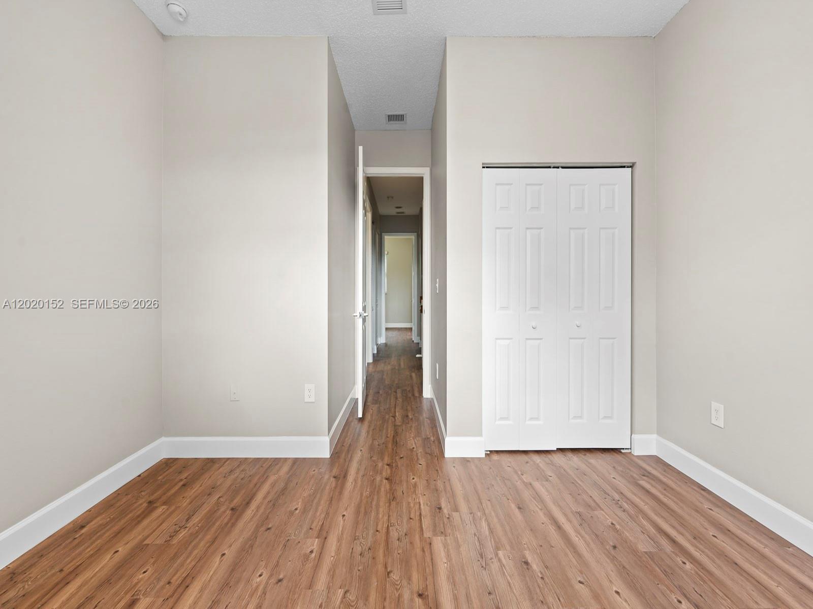1049 Ne 42nd Place Property Photo 18