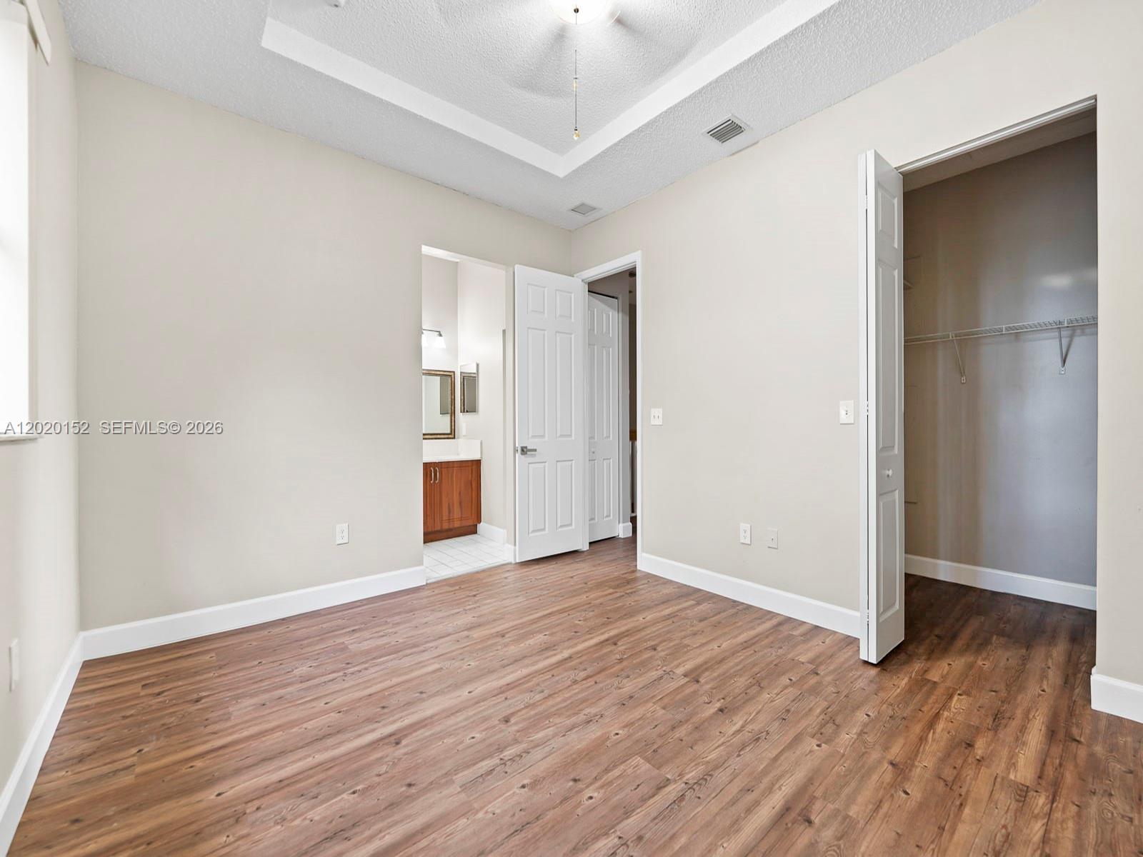 1049 Ne 42nd Place Property Photo 21
