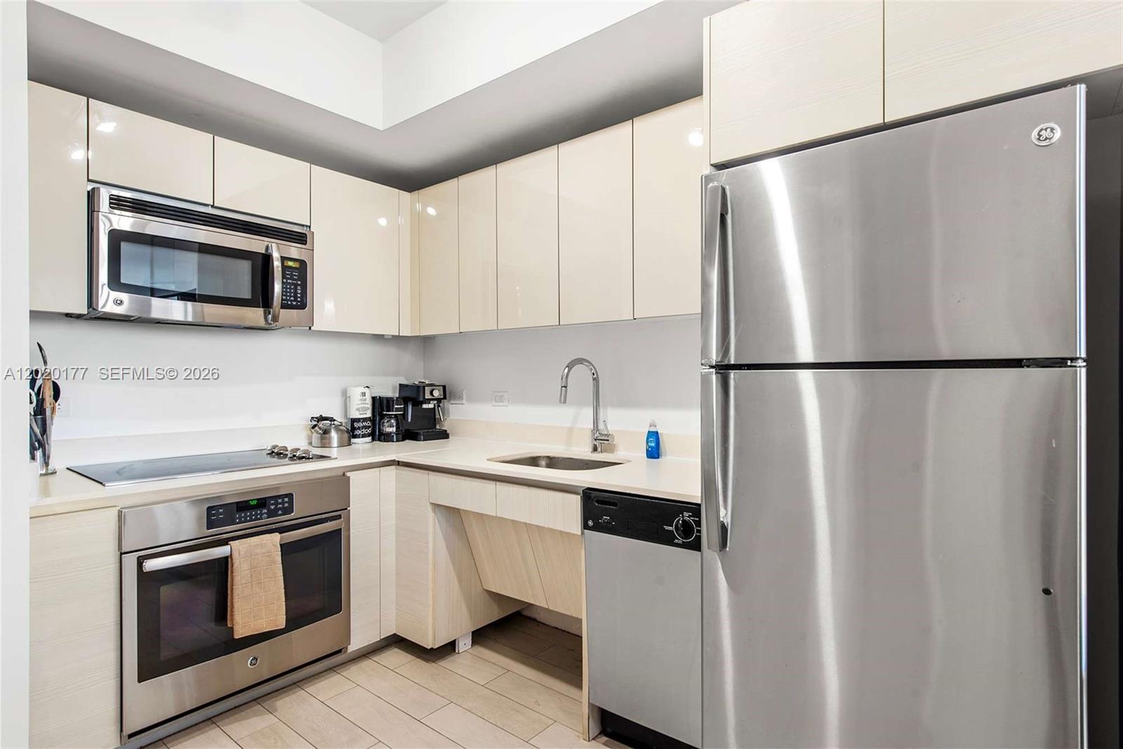 2602 E Hallandale Beach Boulevard R2604 Property Photo 26