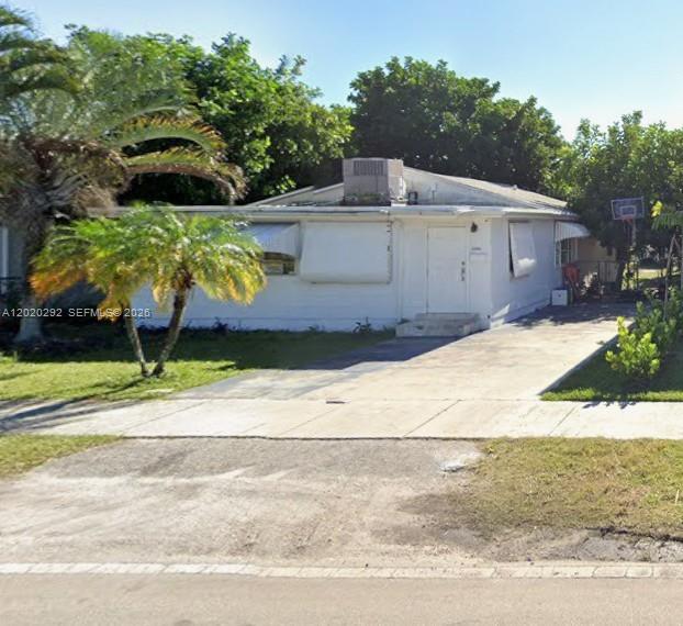 2322 Taft Street Property Photo 1