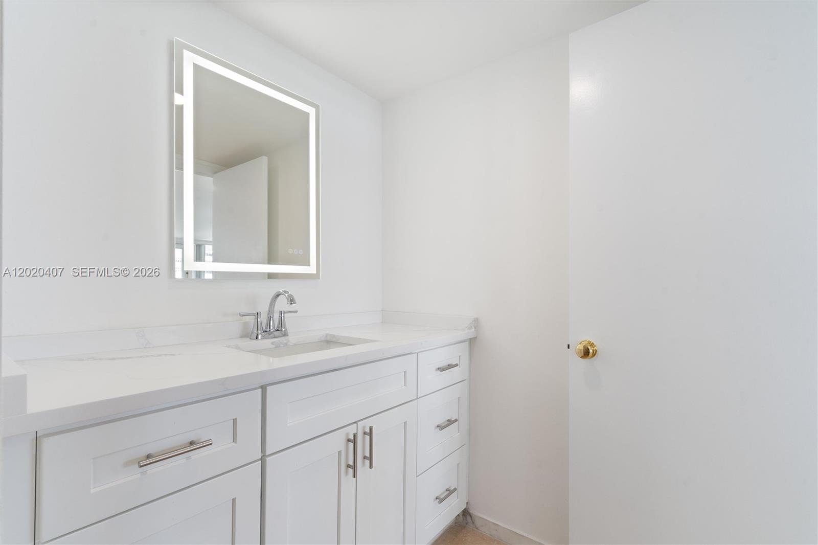 2100 S Ocean Lane 1002 Property Photo 14