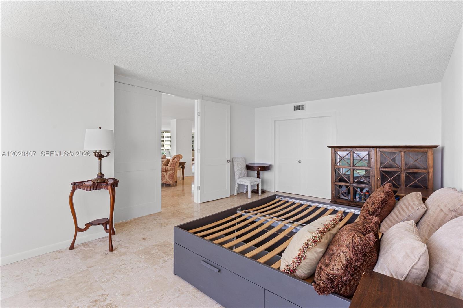 2100 S Ocean Lane 1002 Property Photo 18