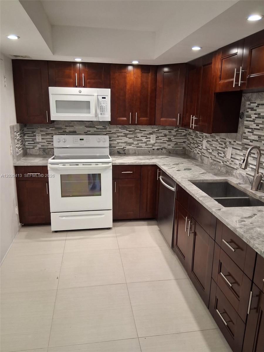 405 N Ocean Boulevard 1815 Property Photo 4