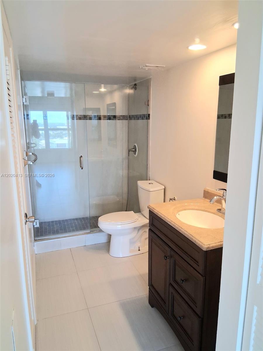 405 N Ocean Boulevard 1815 Property Photo 8