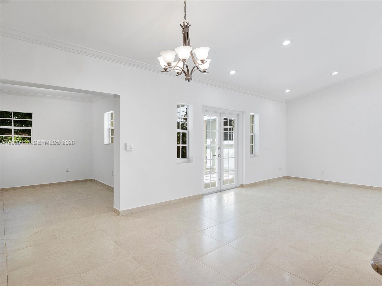 731 Sistina Avenue Property Photo 4