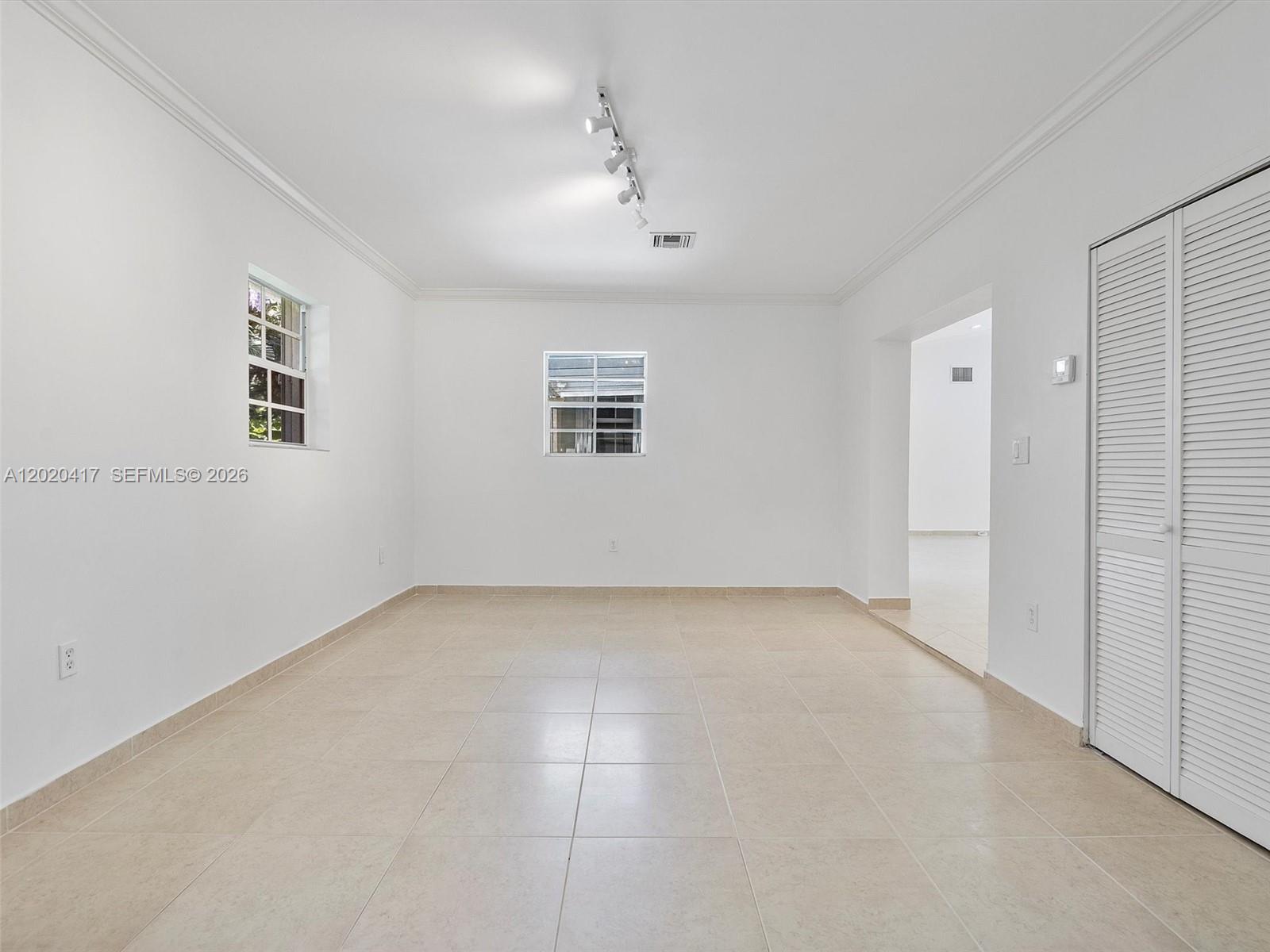 731 Sistina Avenue Property Photo 9