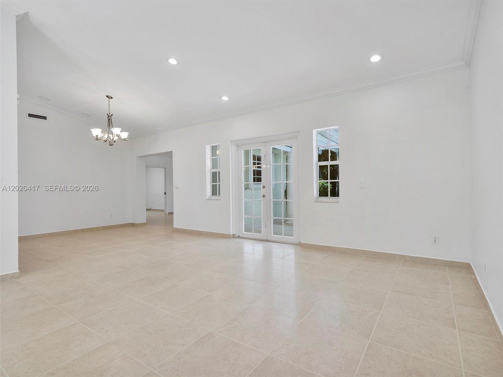 731 Sistina Avenue Property Photo 17
