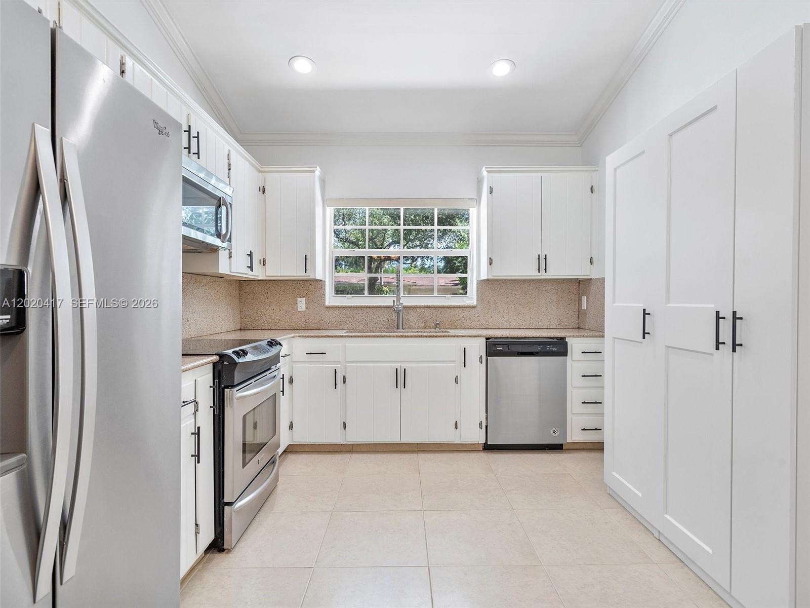 731 Sistina Avenue Property Photo 20