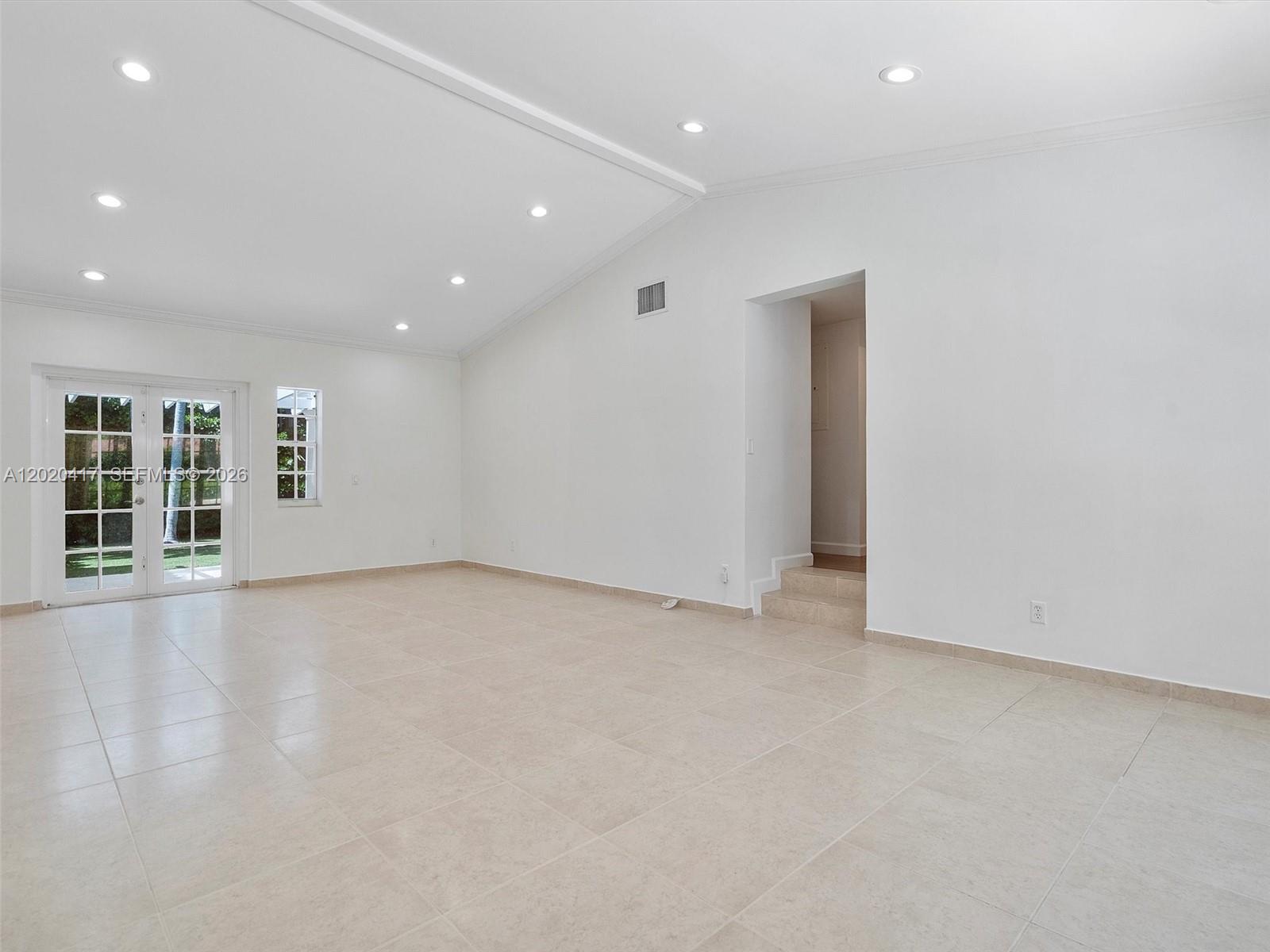731 Sistina Avenue Property Photo 24