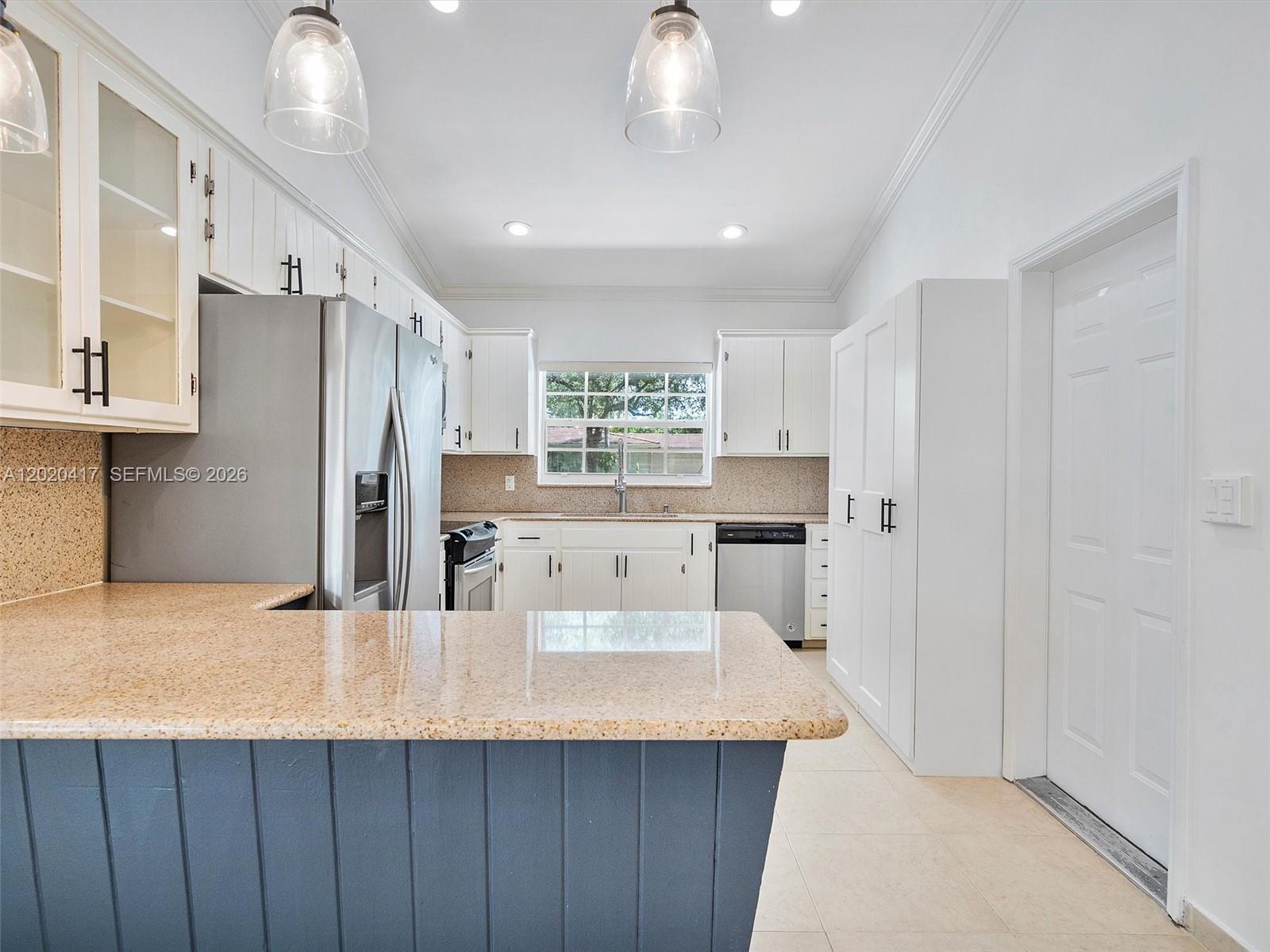 731 Sistina Avenue Property Photo 27