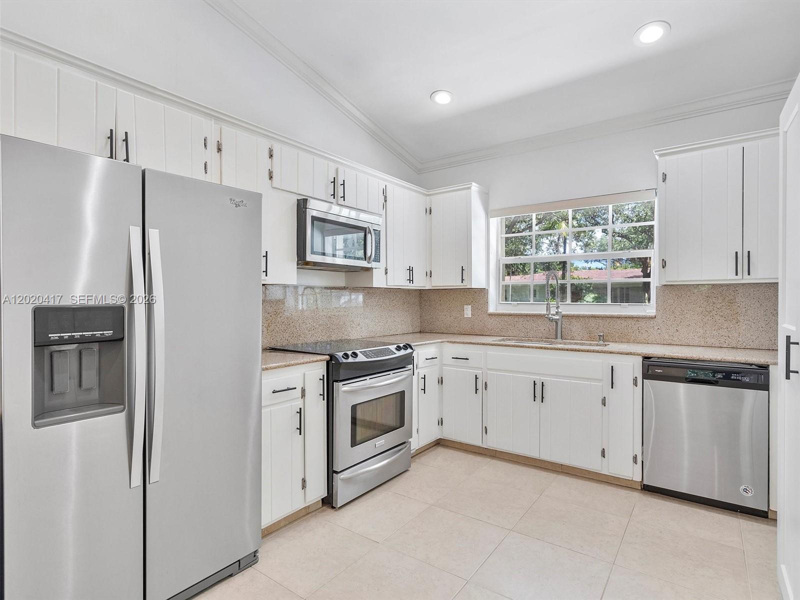 731 Sistina Avenue Property Photo 32