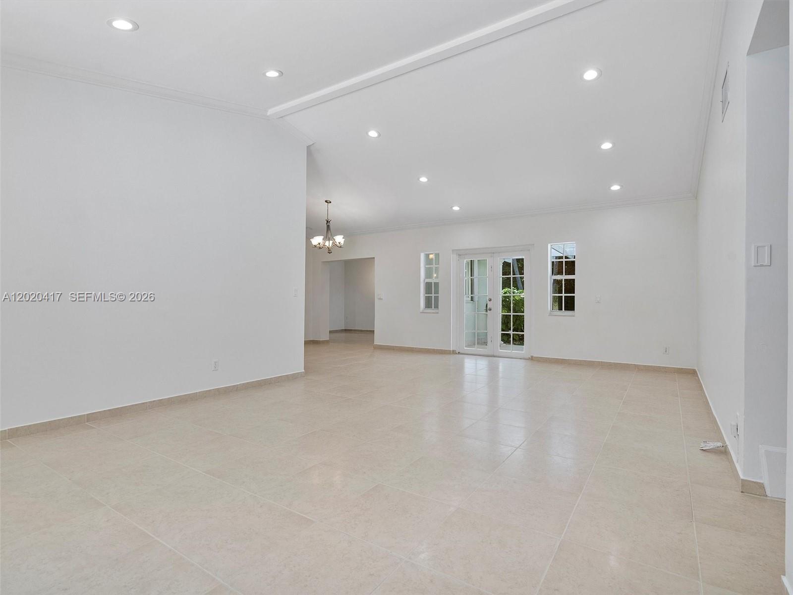 731 Sistina Avenue Property Photo 43