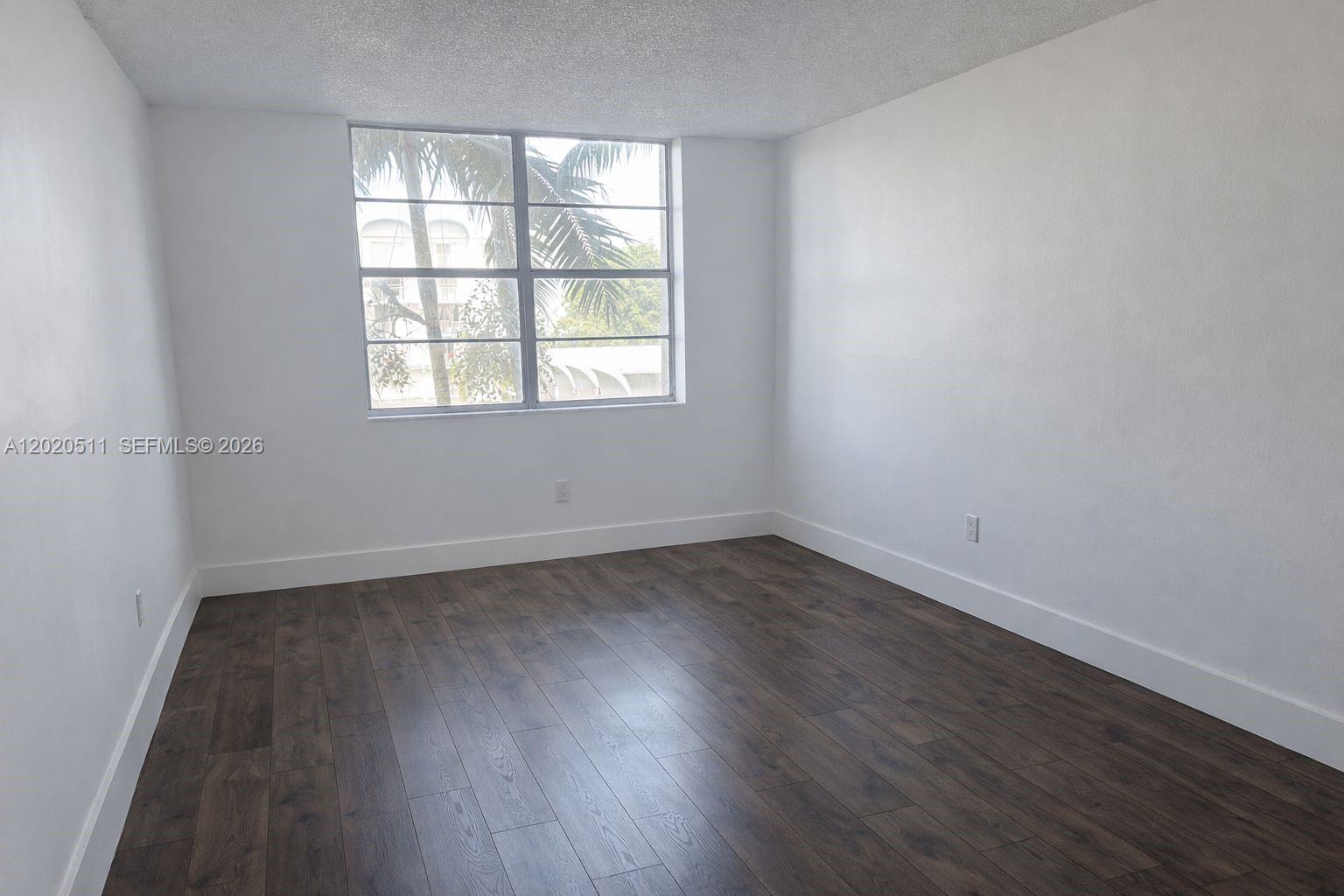 496 Nw 165th D-412 Property Photo 2