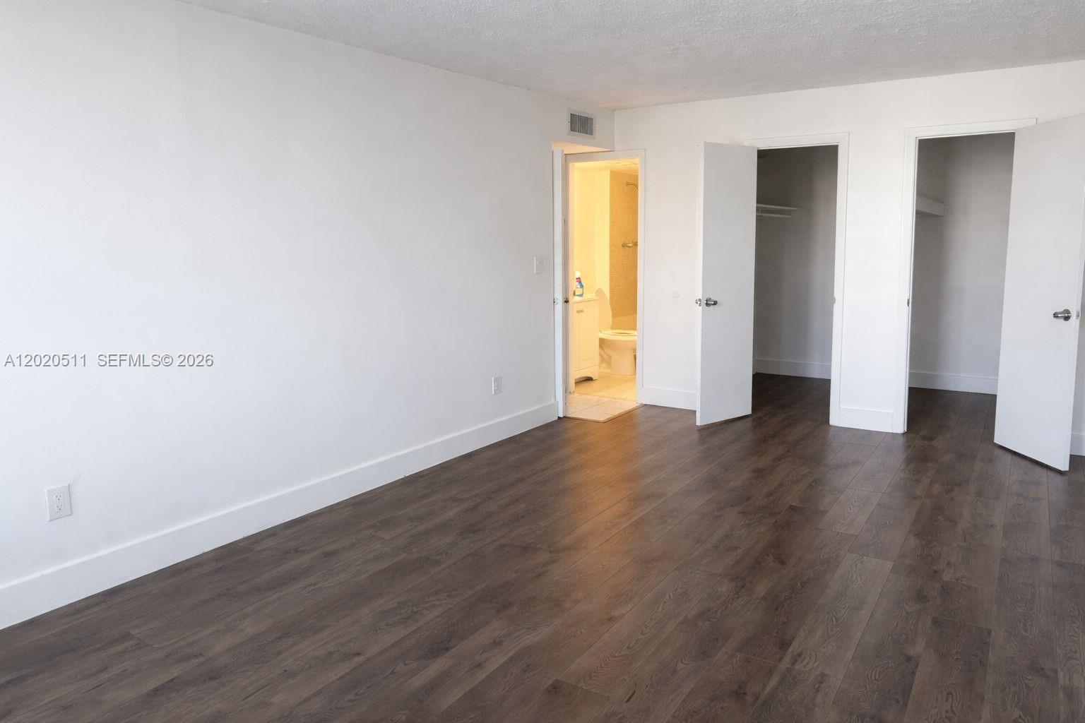 496 Nw 165th D-412 Property Photo 5