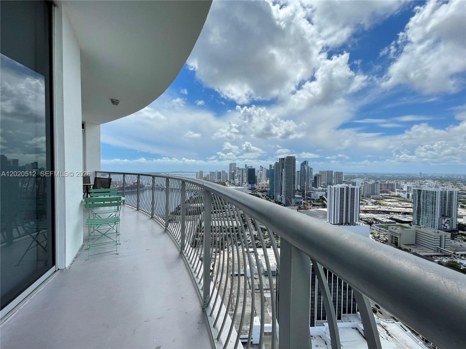 1750 N Bayshore Drive 5614 Property Photo 3