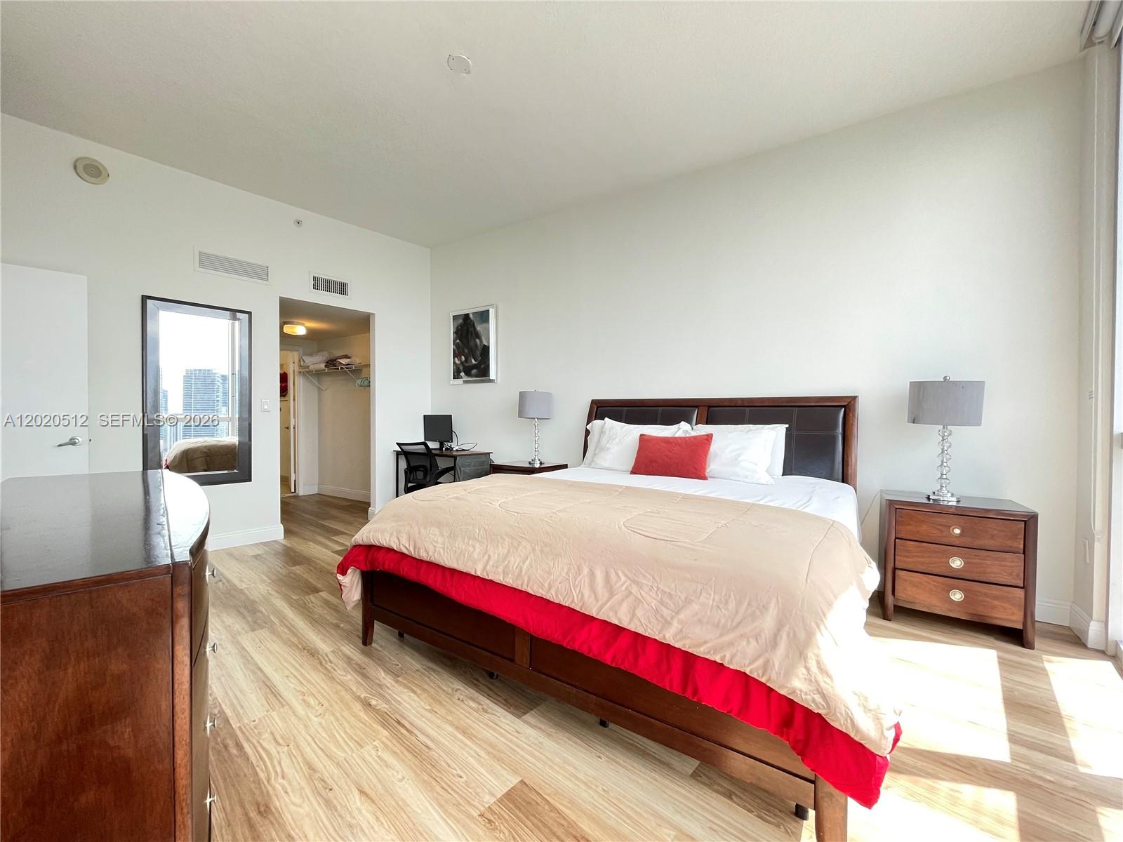 1750 N Bayshore Drive 5614 Property Photo 20