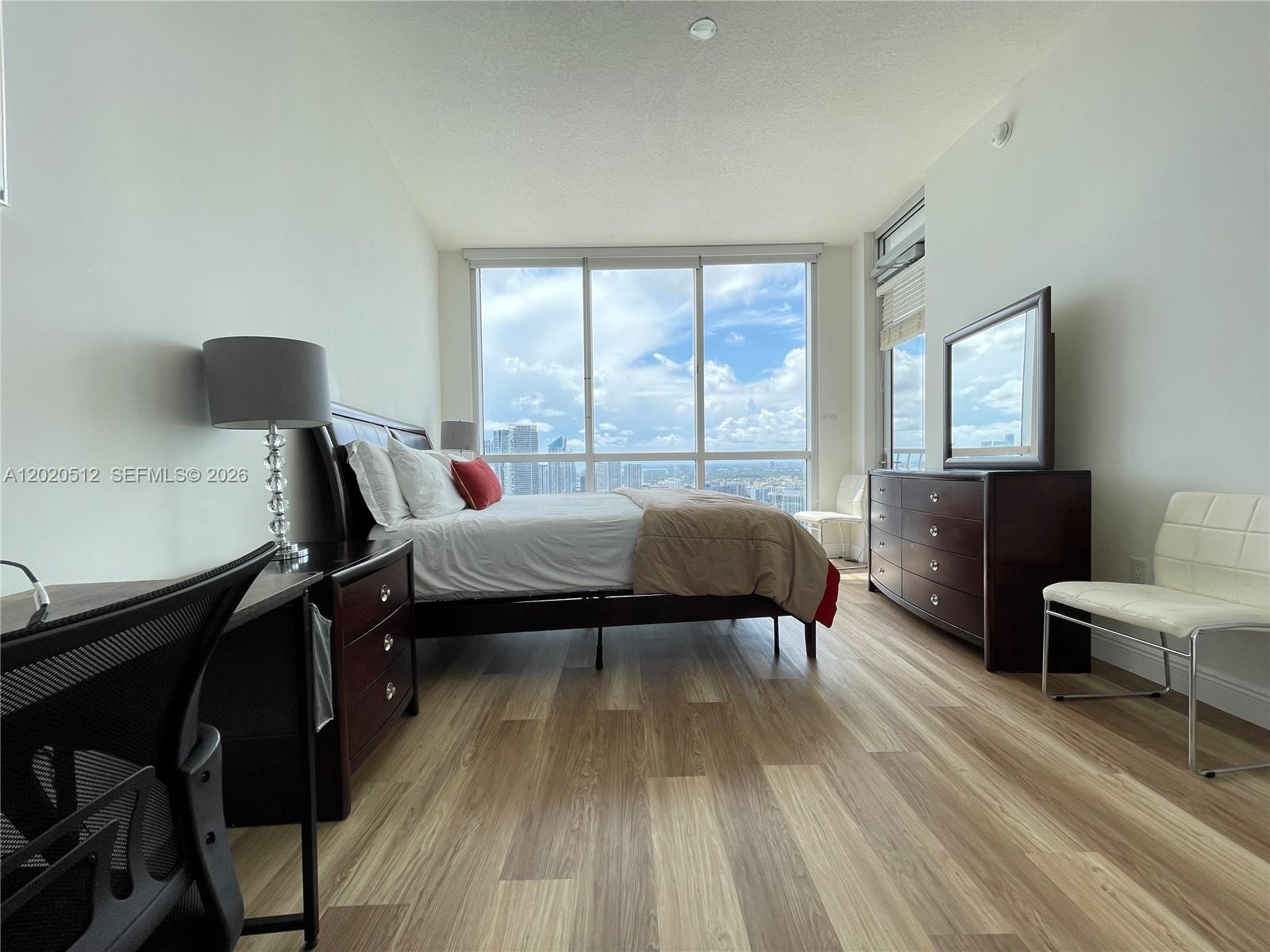 1750 N Bayshore Drive 5614 Property Photo 23