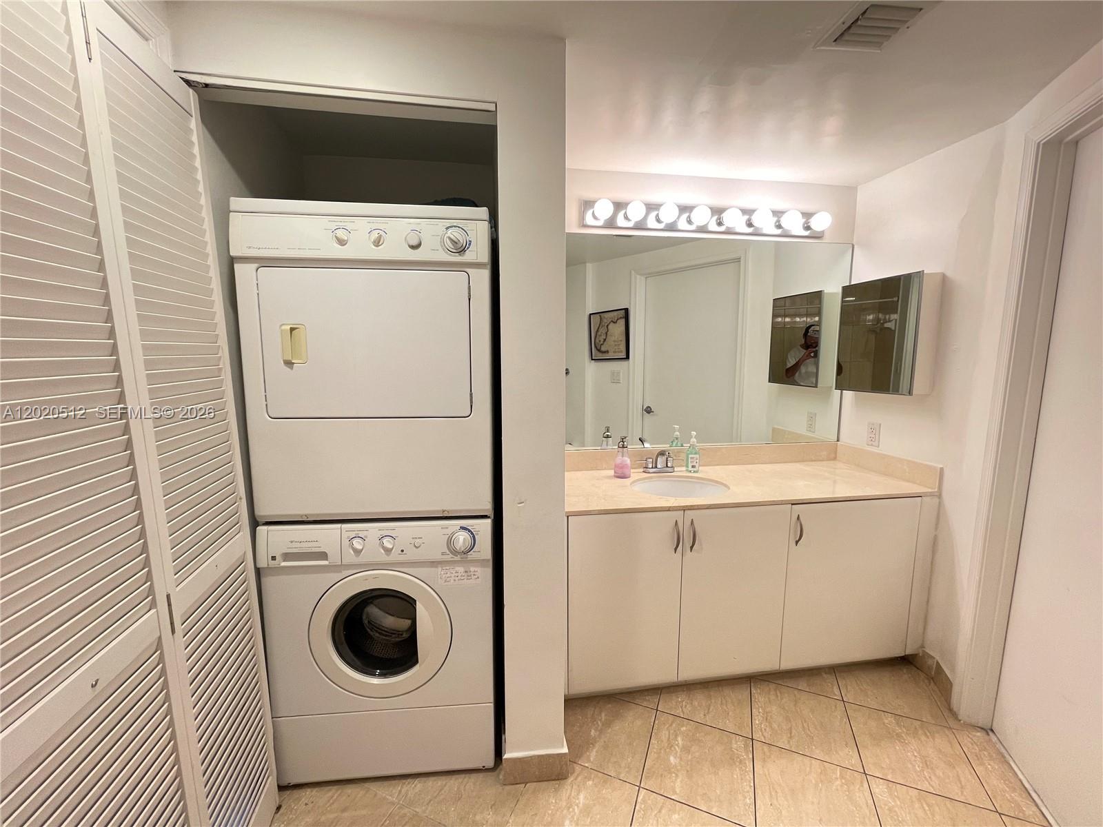 1750 N Bayshore Drive 5614 Property Photo 27