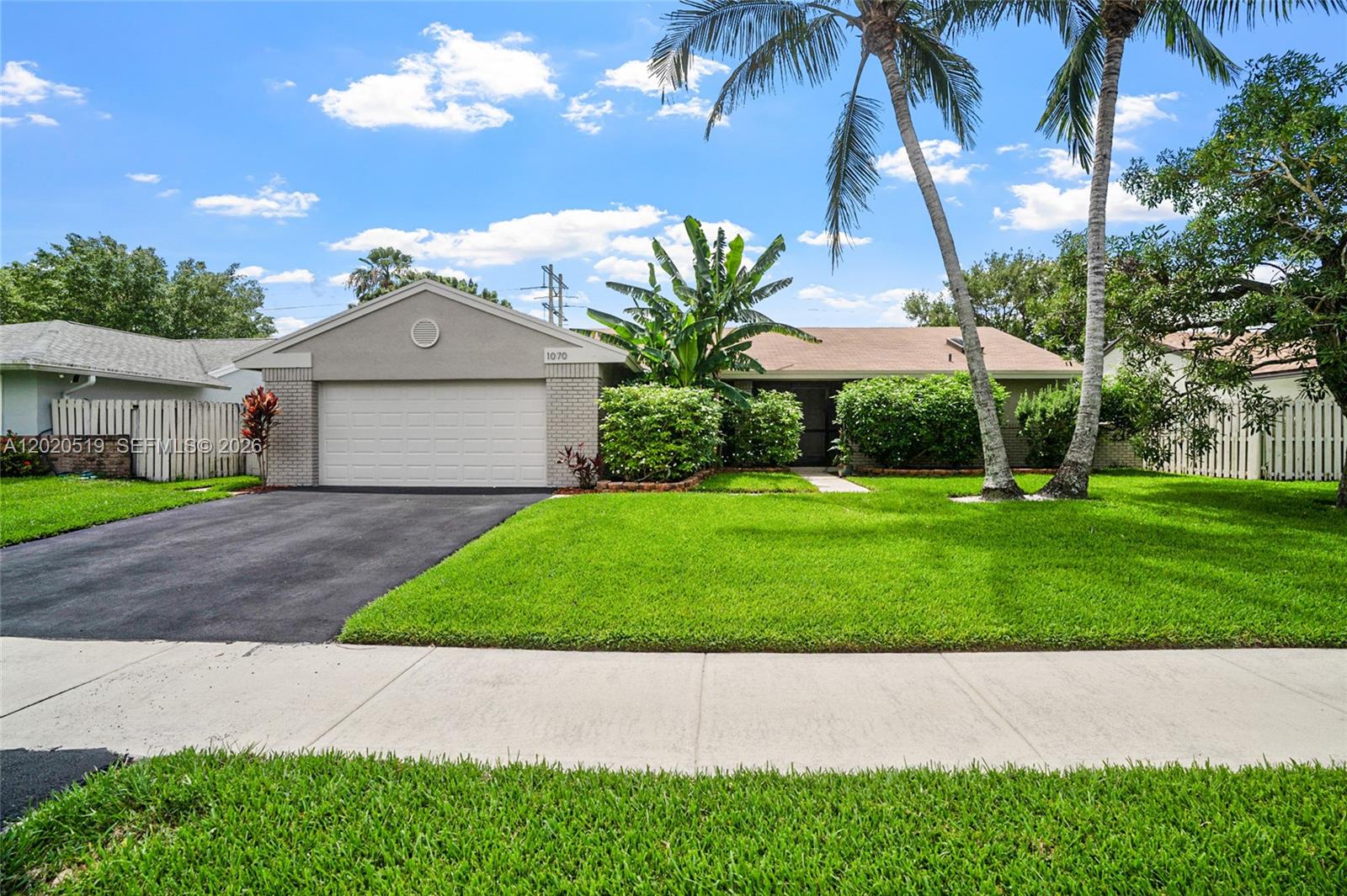 1070 Cedar Creek Way Property Photo 1