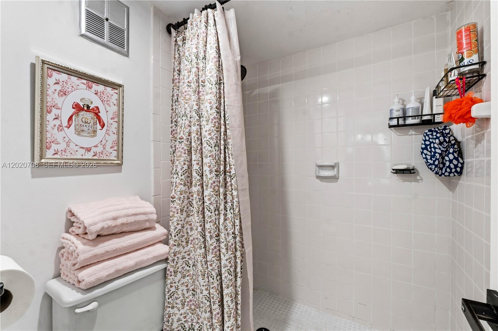 430 Commodore Drive 213 Property Photo 24