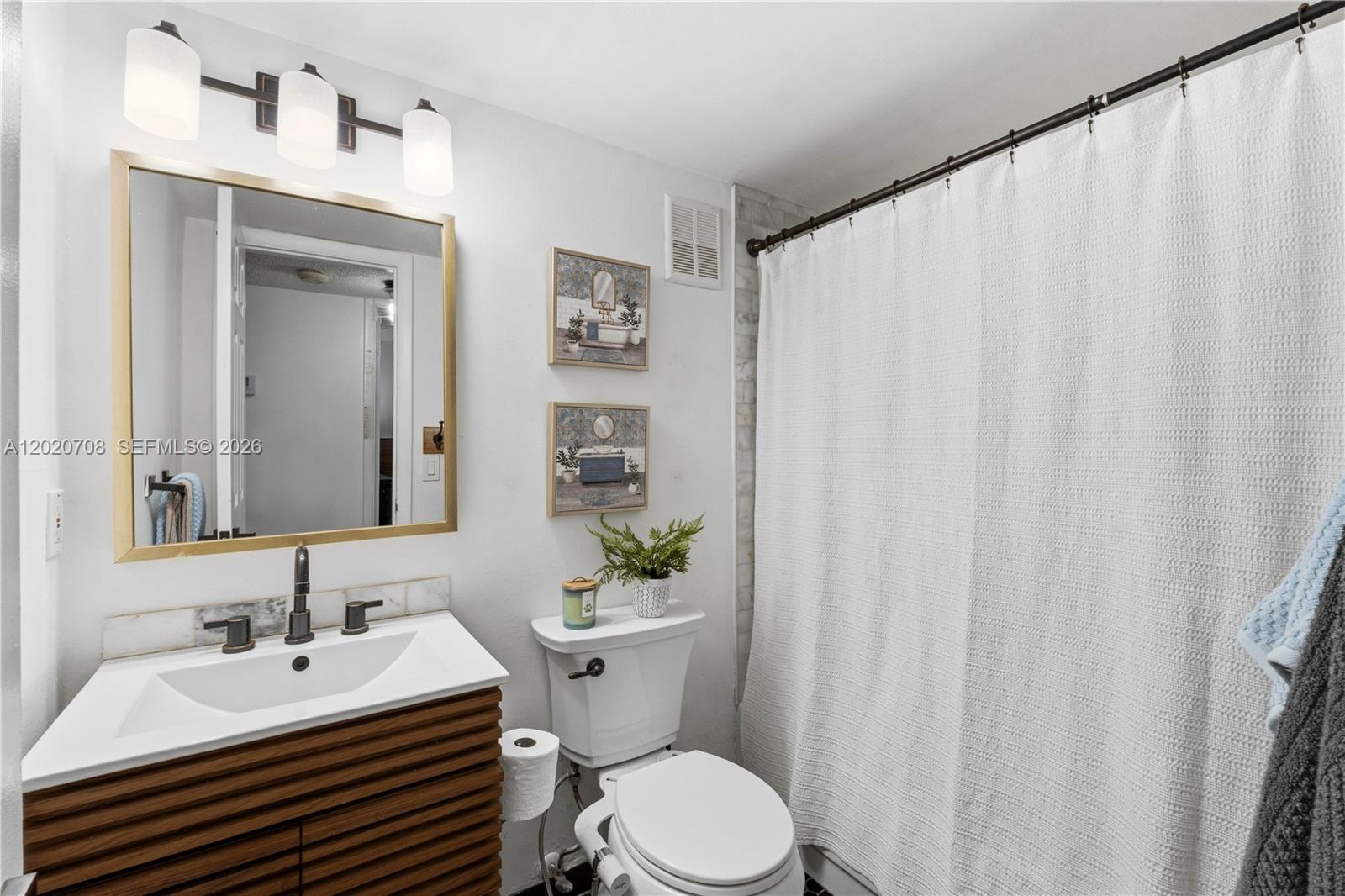 430 Commodore Drive 213 Property Photo 26