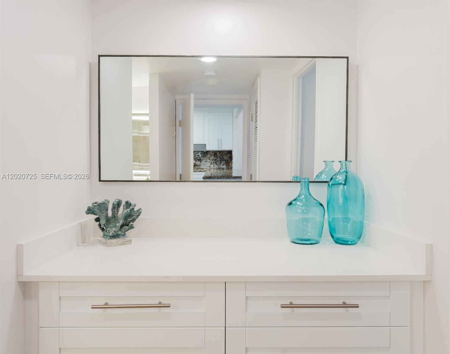 2301 Collins Avenue 804 Property Photo 16