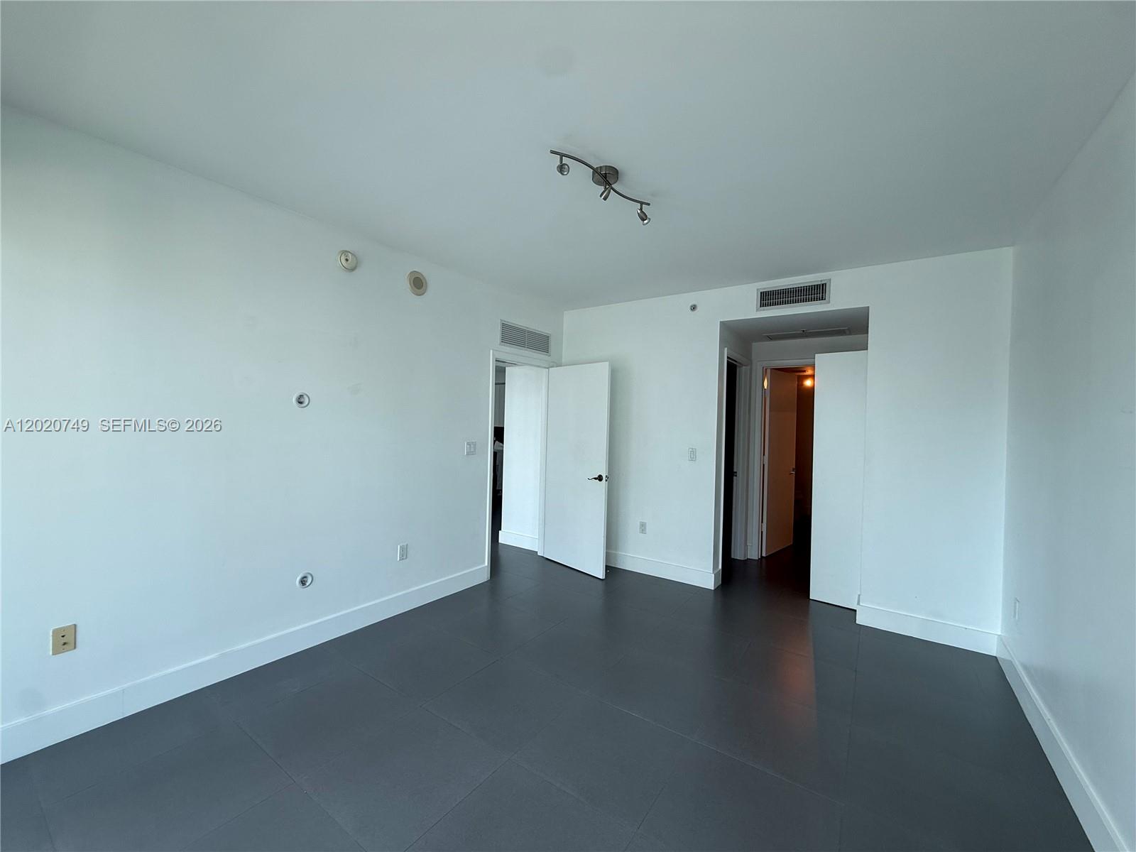 92 Sw 3rd Street 1804 Property Photo 13