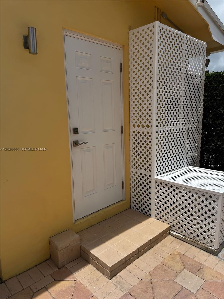 8605 Sw 106th Street B Property Photo 1