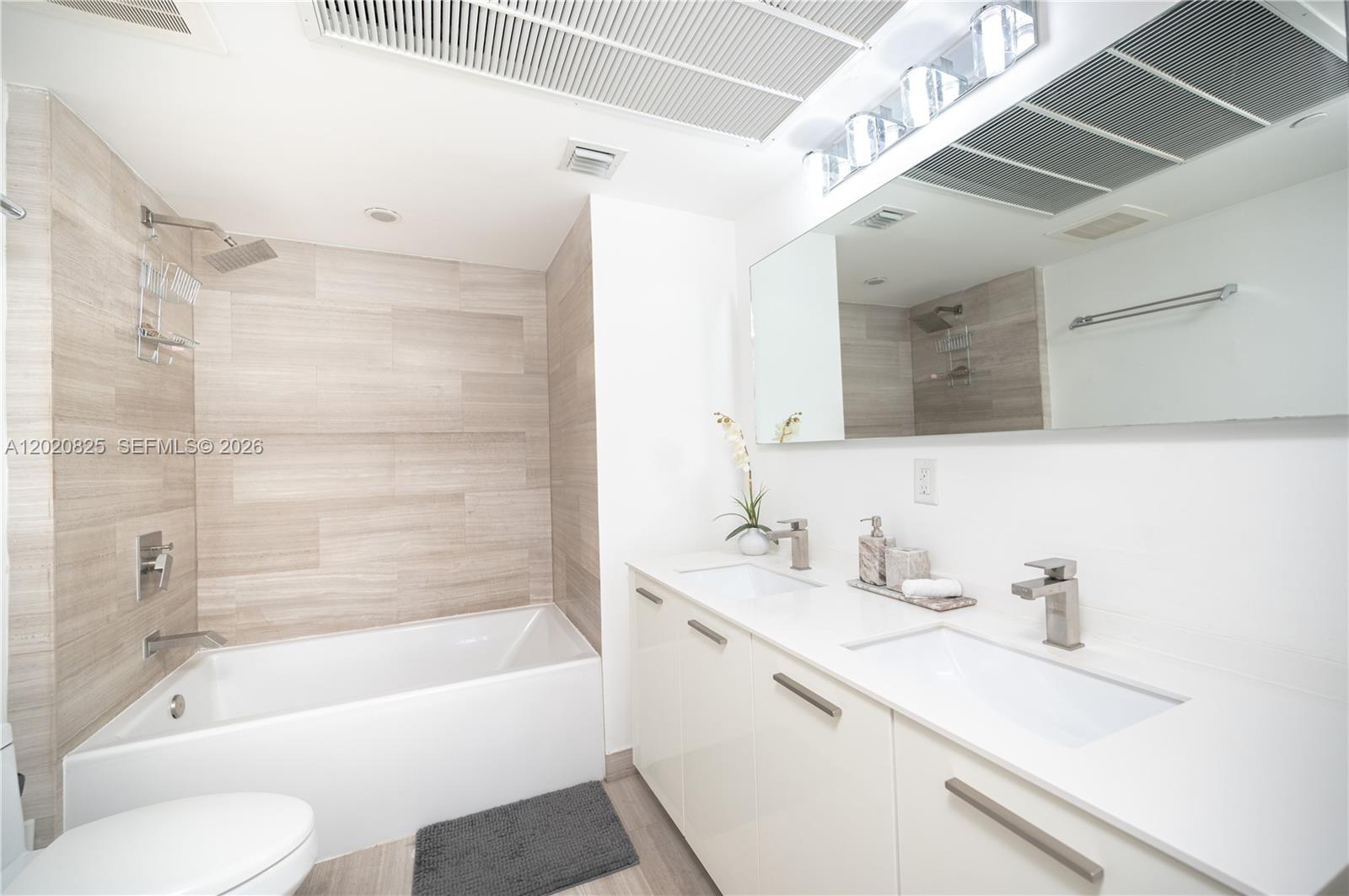 1300 Brickell Bay Drive 1601 Property Photo 15