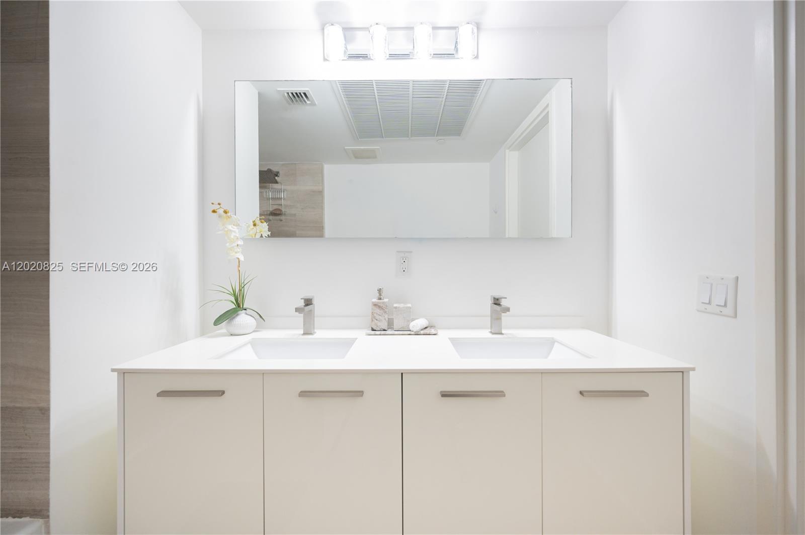 1300 Brickell Bay Drive 1601 Property Photo 16