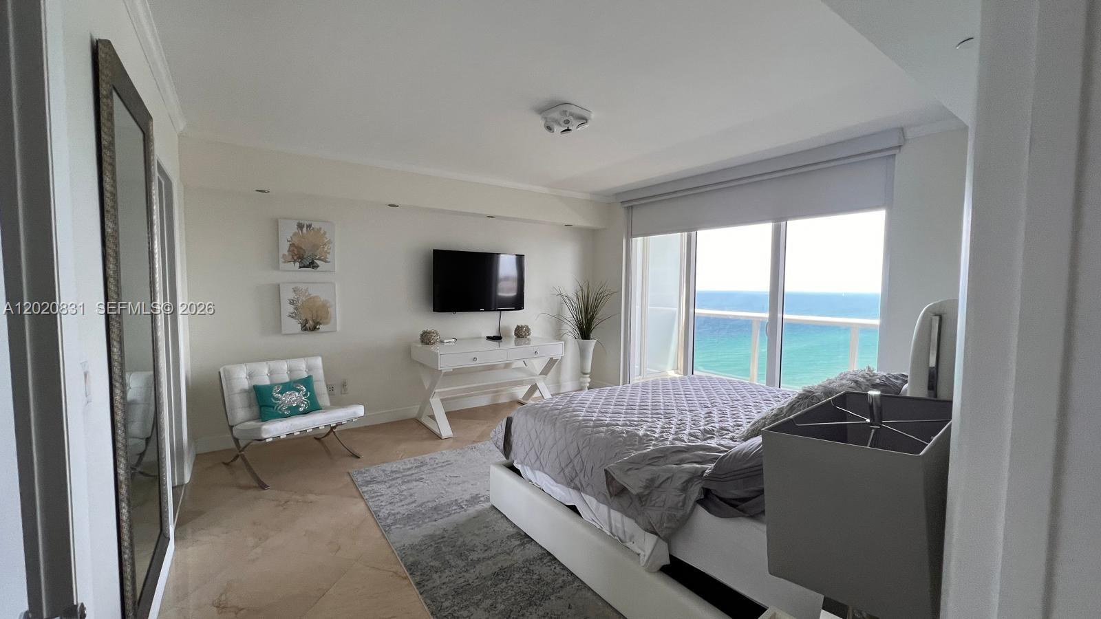 1830 S Ocean Drive 2204 Property Photo 11