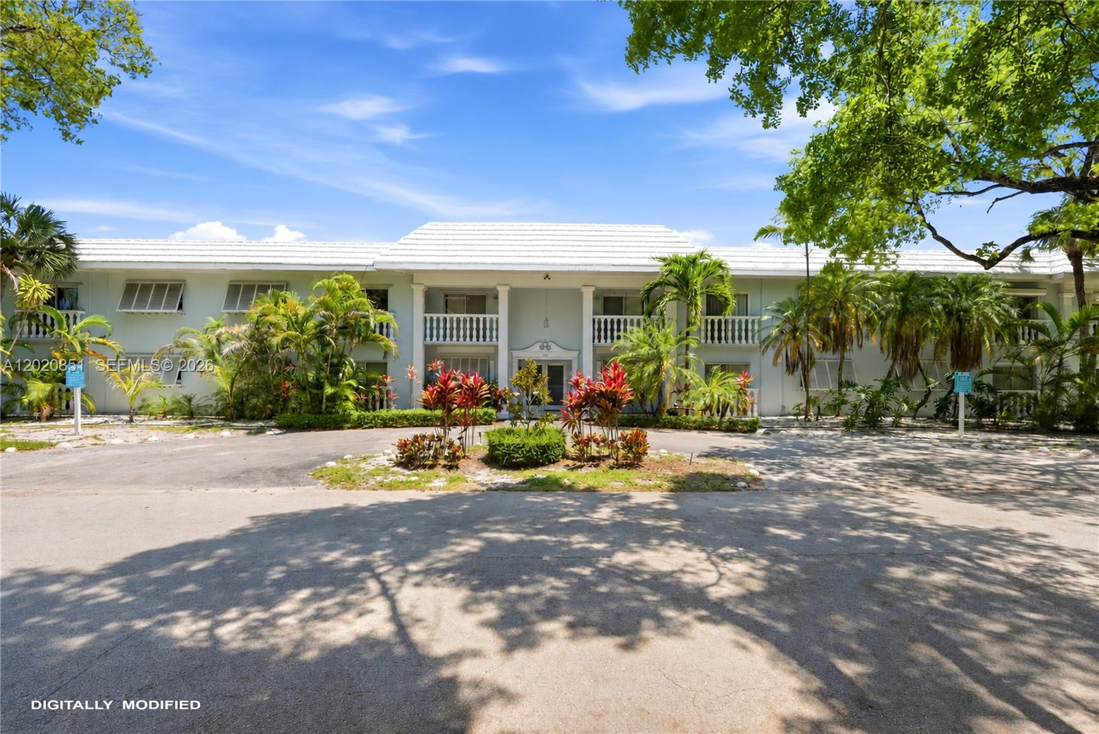 1200 Mariposa Avenue E104