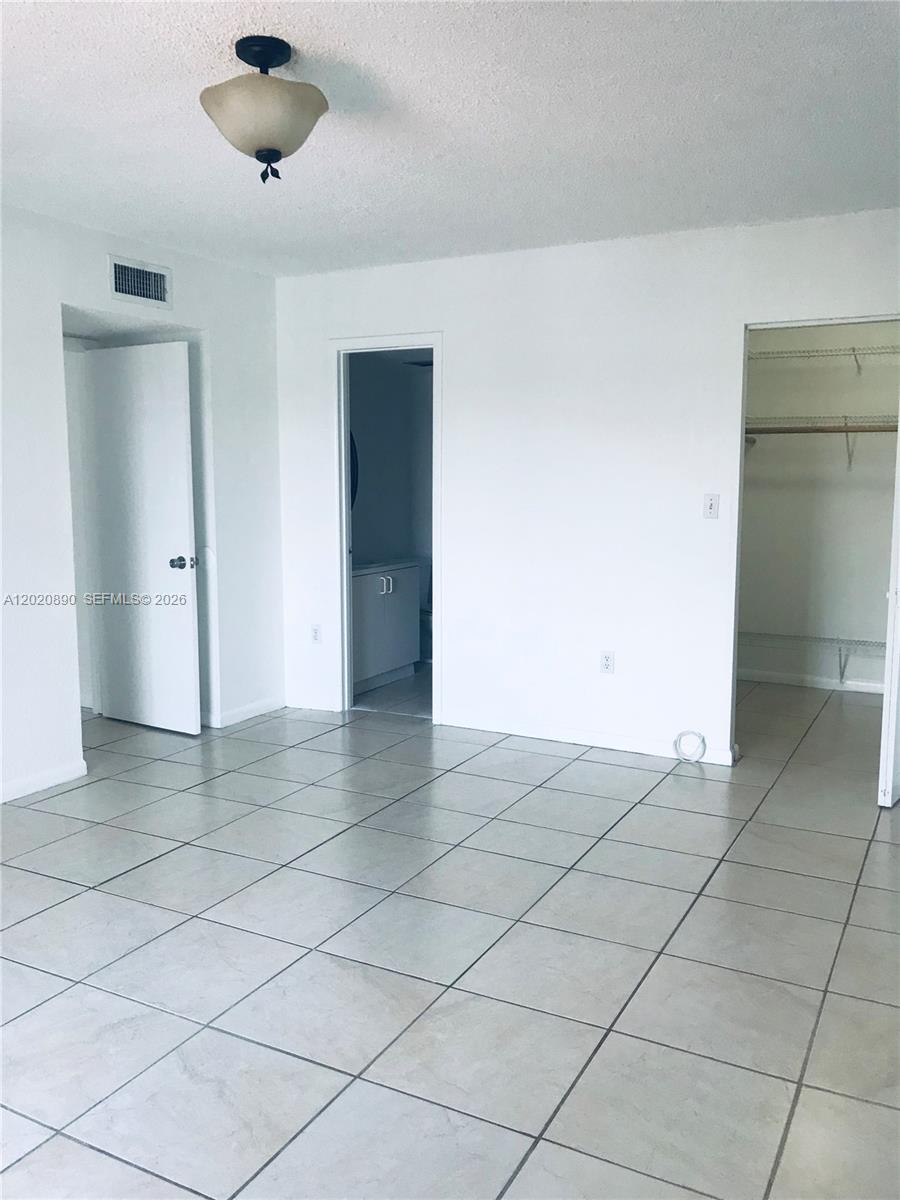 17600 Nw 68th Avenue B3006 Property Photo 8