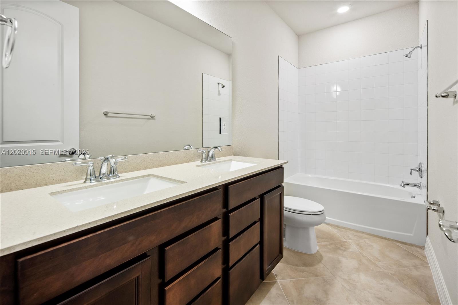 4488 E Appleton Circle E Property Photo 6