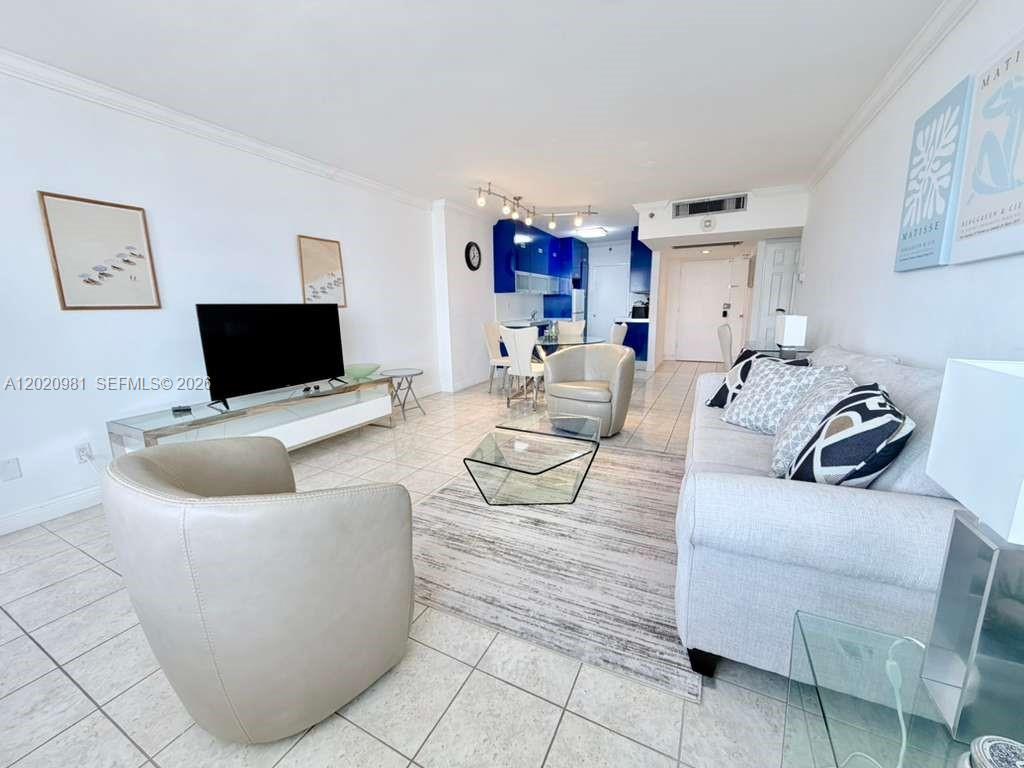 100 Lincoln Road 1423 Property Photo 3