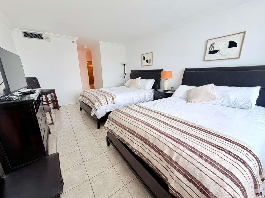 100 Lincoln Road 1423 Property Photo 11